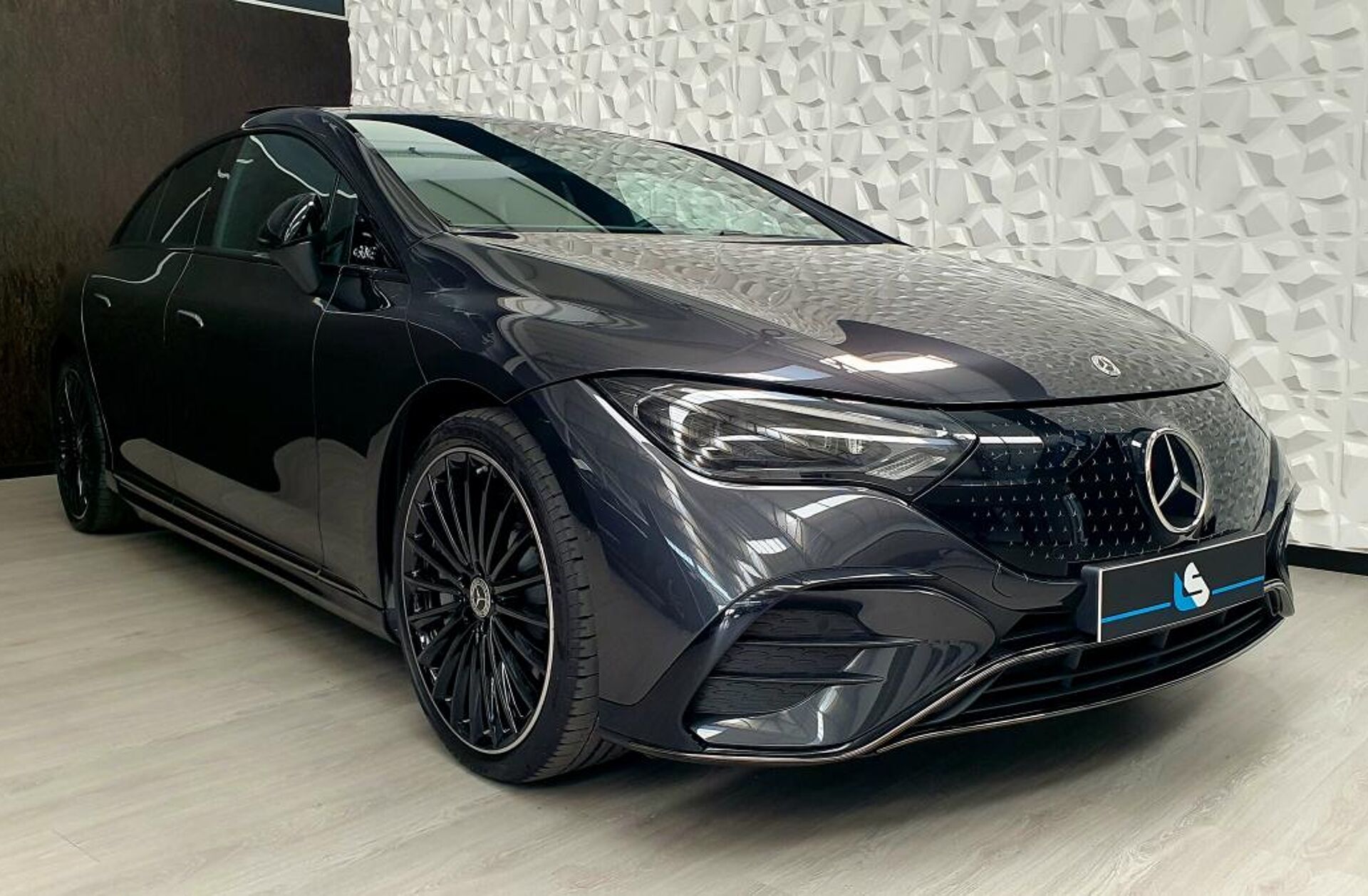 MERCEDES EQE 350+ Edition