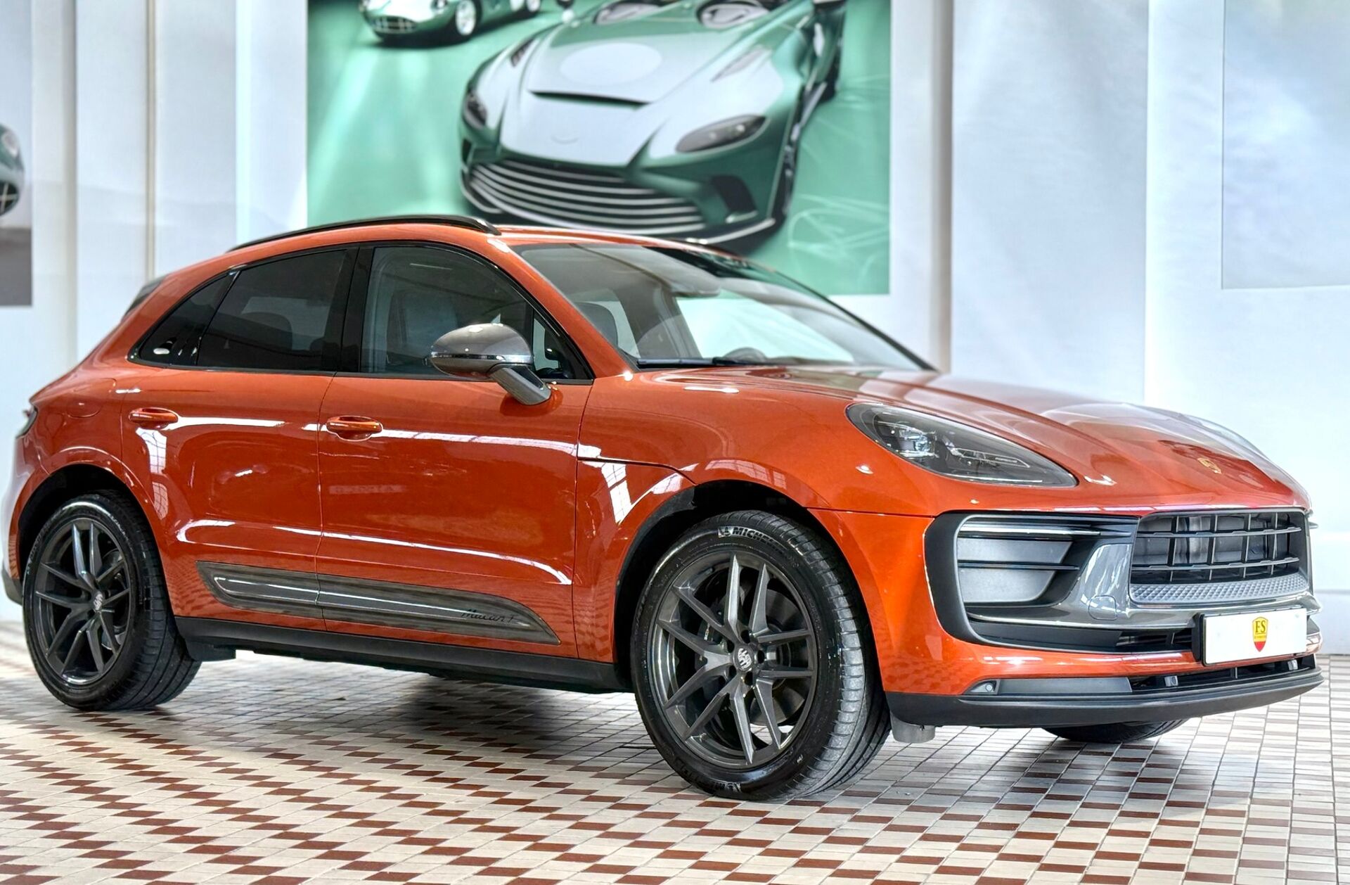 PORSCHE Macan T