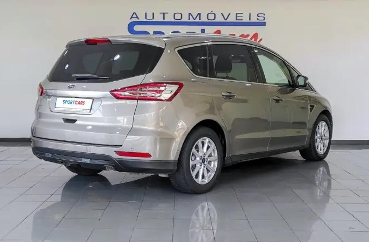 FORD S-MAX 2.0 TDCi Titanium Powershift