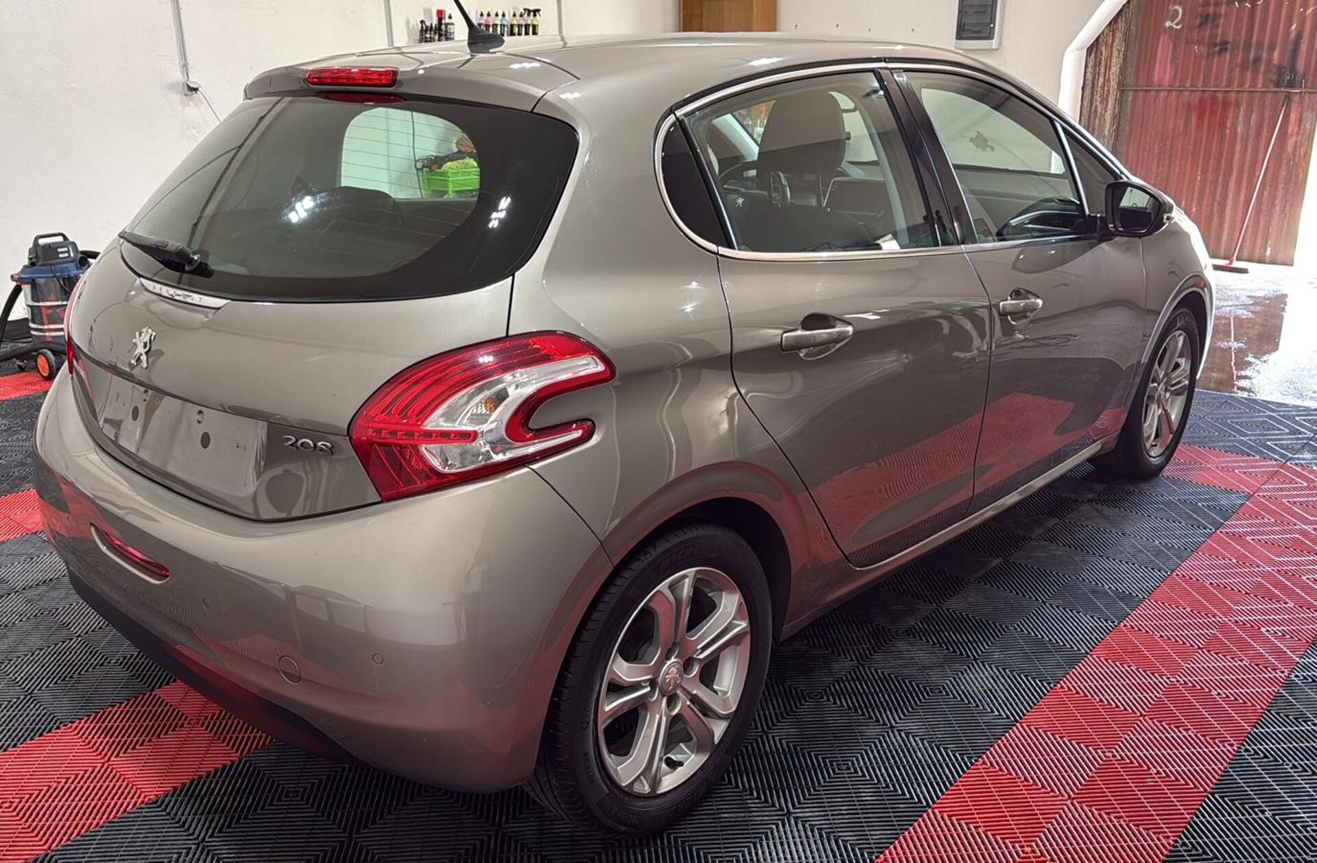 PEUGEOT 208 1.2 PureTech Allure