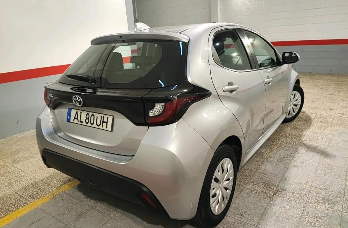 TOYOTA Yaris 1.0 VVT-i Comfort