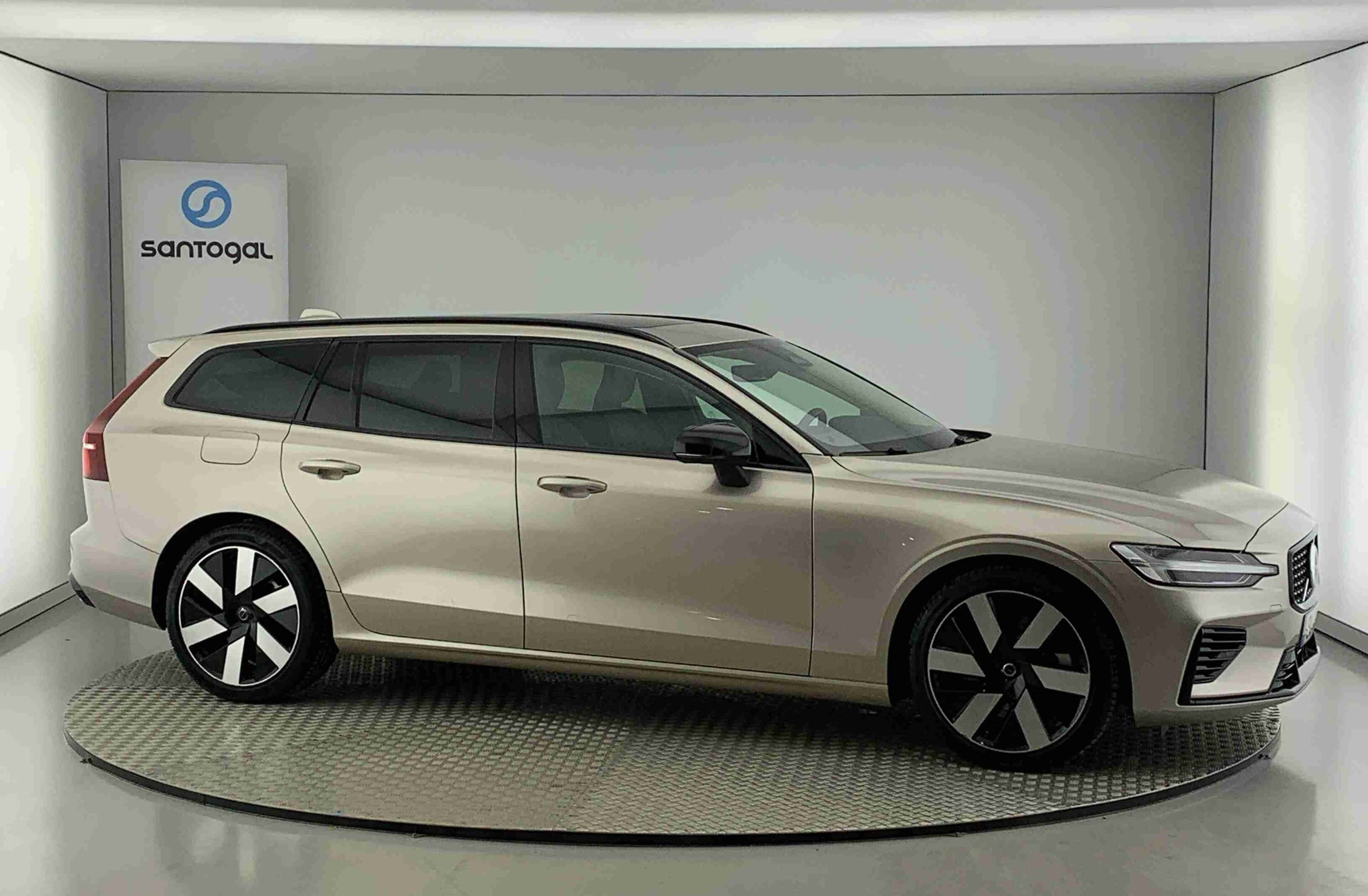 VOLVO V60 2.0 T6 AWD TE Plus Dark