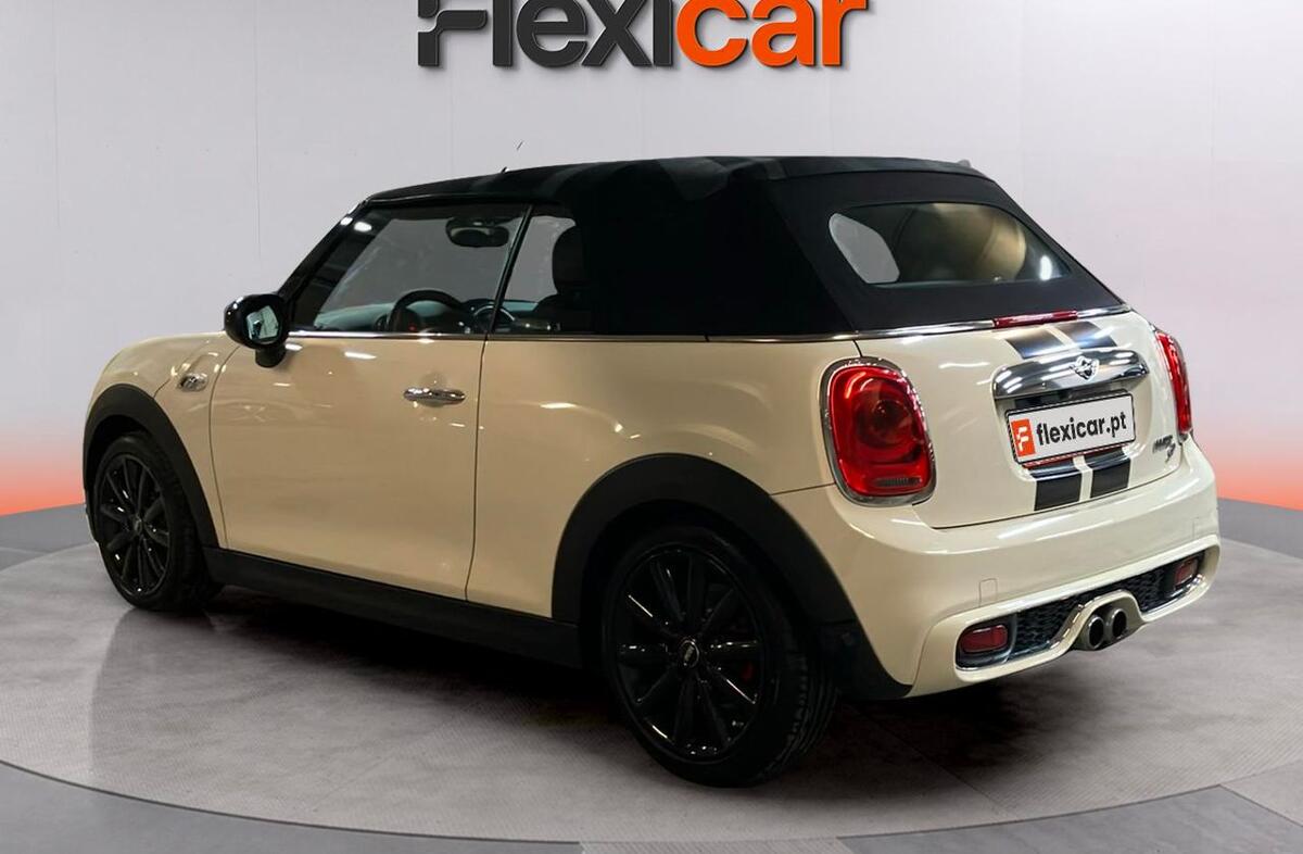 MINI Mini Cooper SD Auto Desportiva