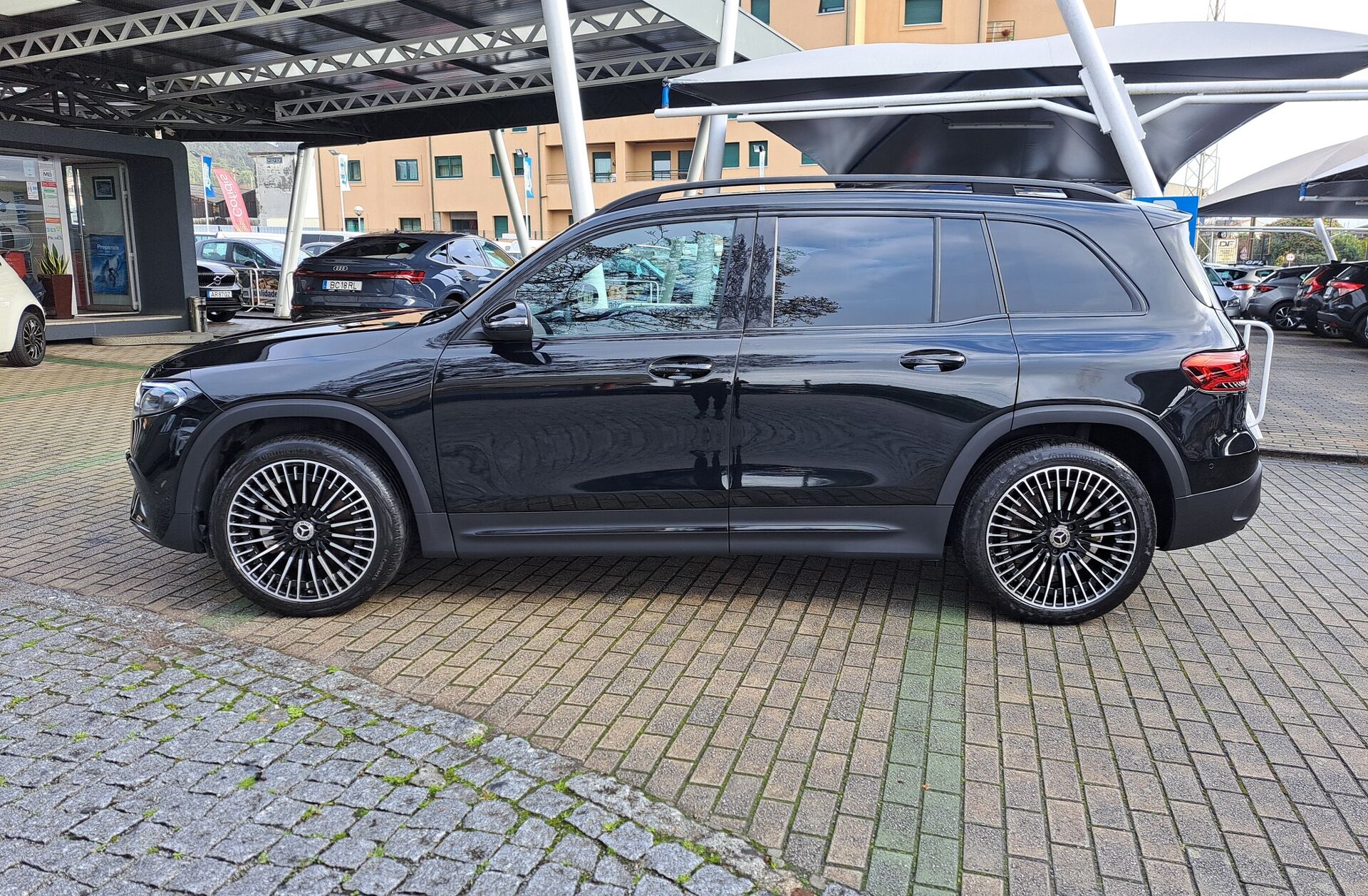 MERCEDES EQB 250 AMG Line