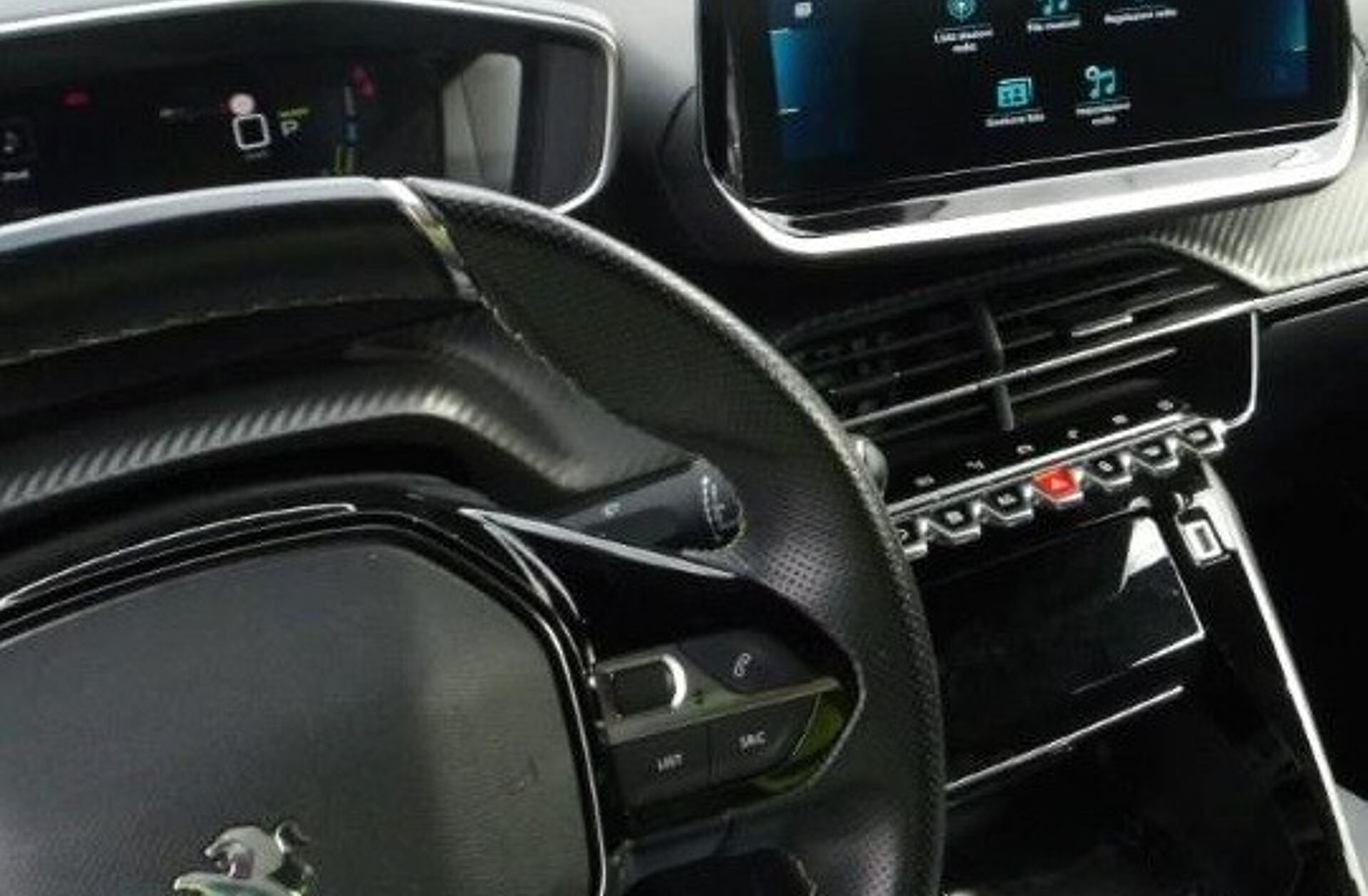 PEUGEOT 2008 e- 50 kWh GT