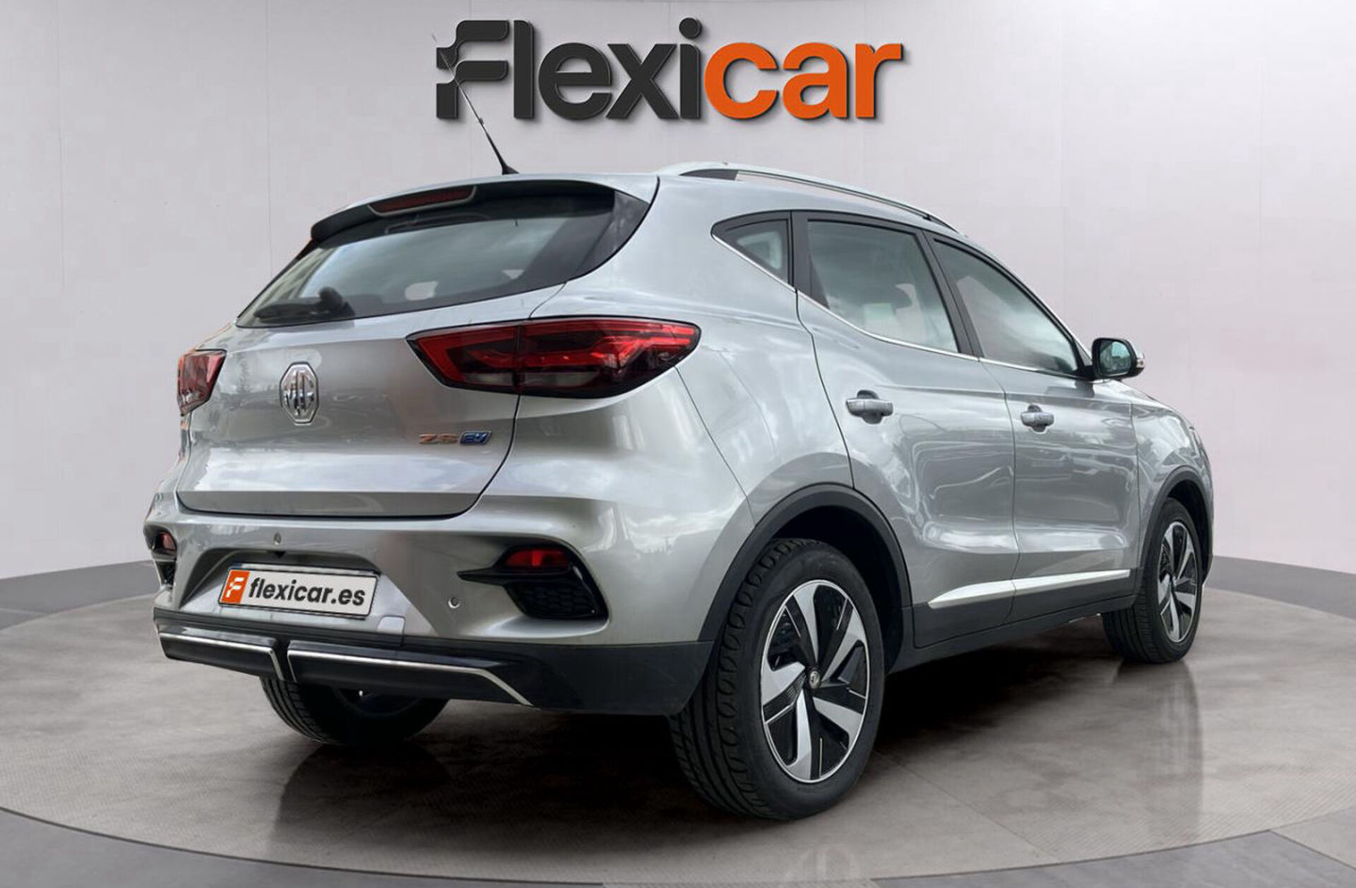 MG ZS 72.6 kWh Luxury OBC 11 kW