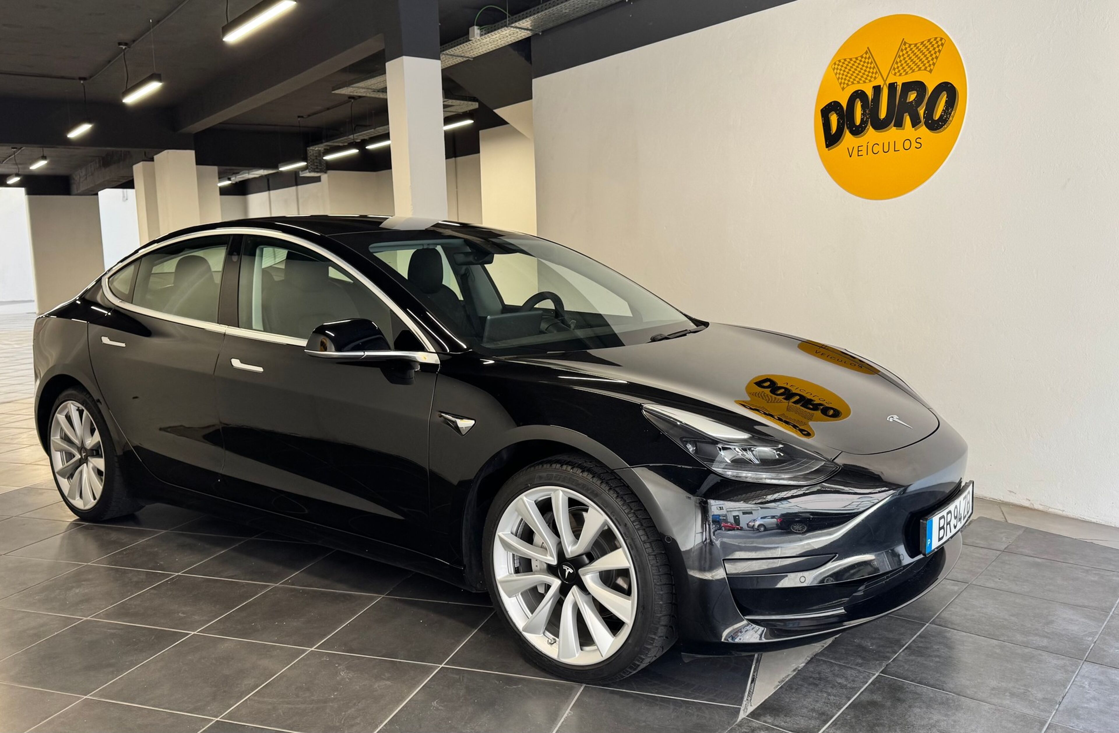 TESLA Model 3 Standard Range Plus RWD
