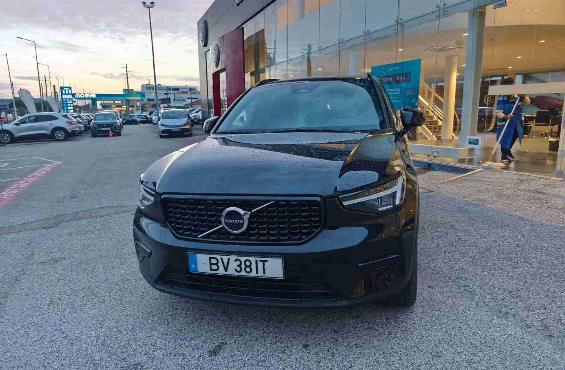 VOLVO XC40 2.0 B3 Plus Dark