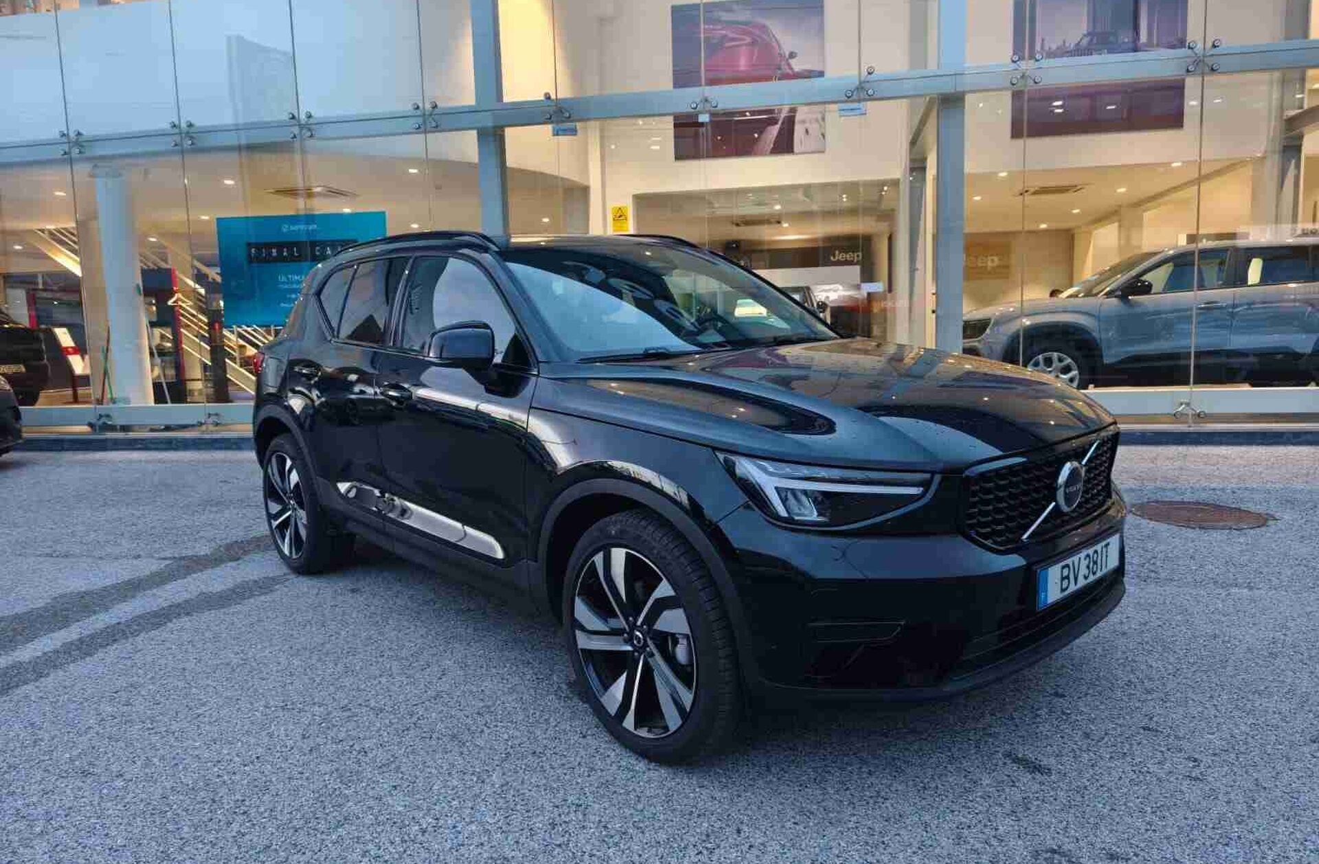 VOLVO XC40 2.0 B3 Plus Dark