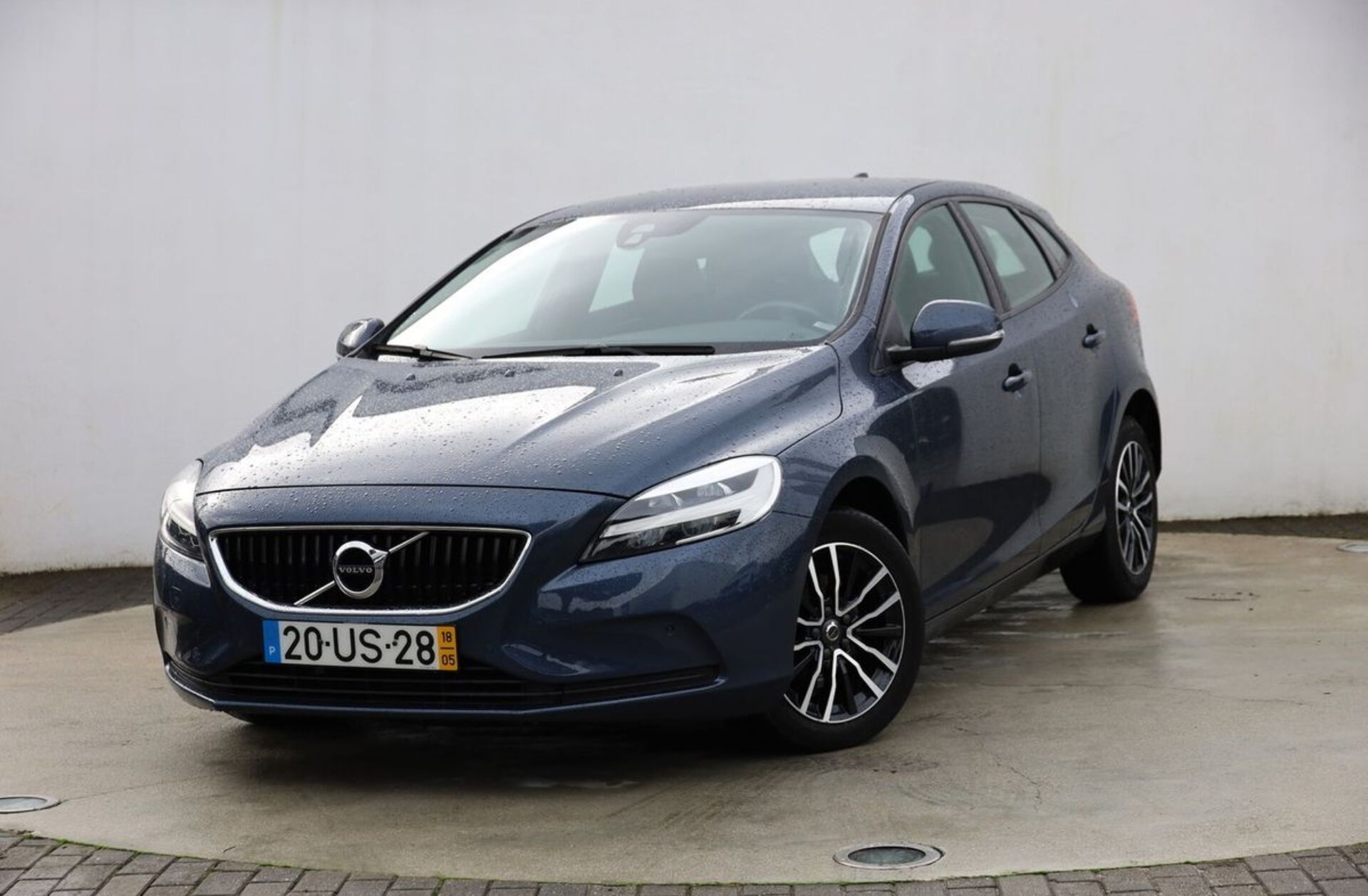 VOLVO V40 2.0 D2 Momentum