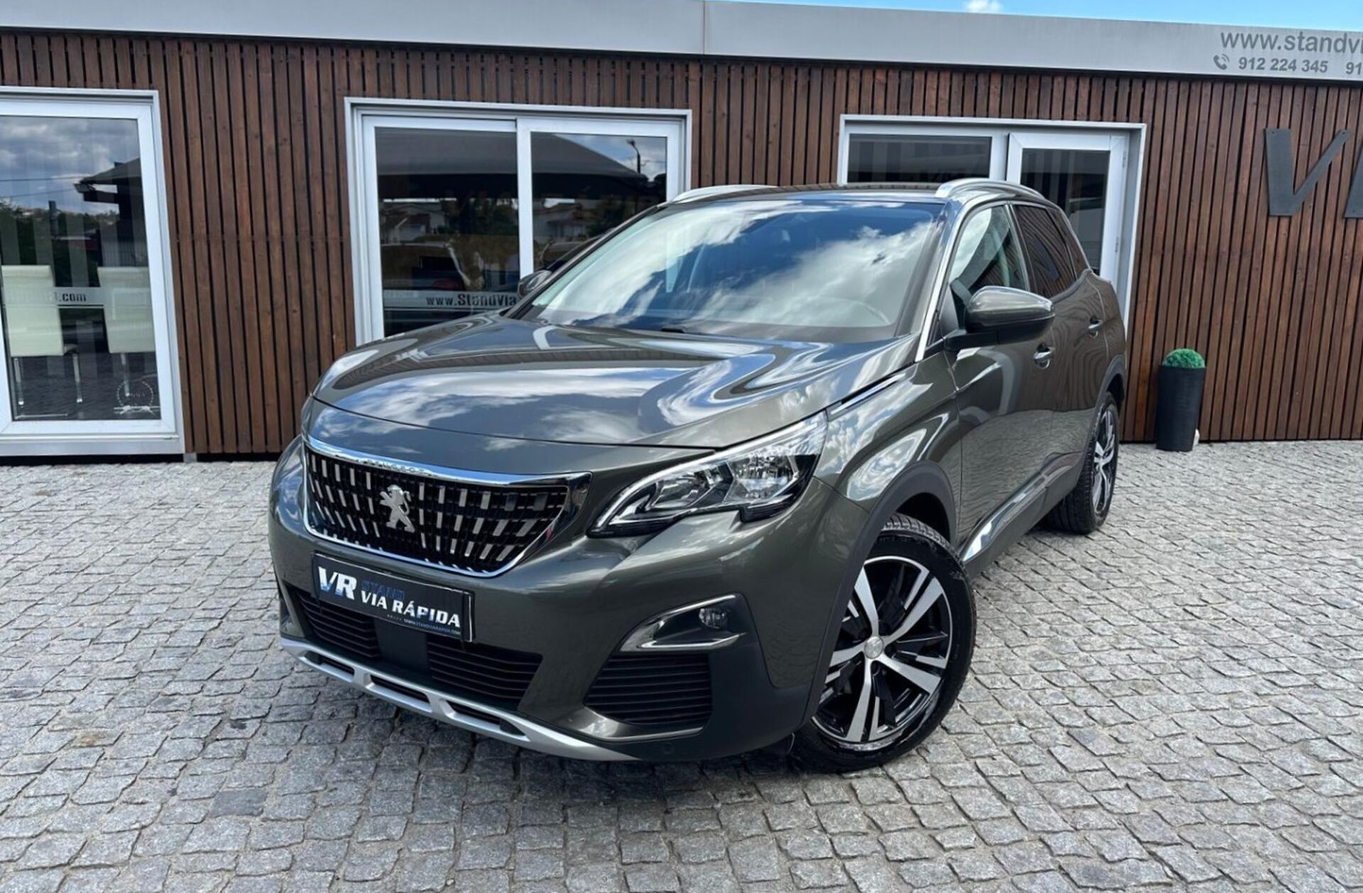 PEUGEOT 3008 1.5 BlueHDi Allure