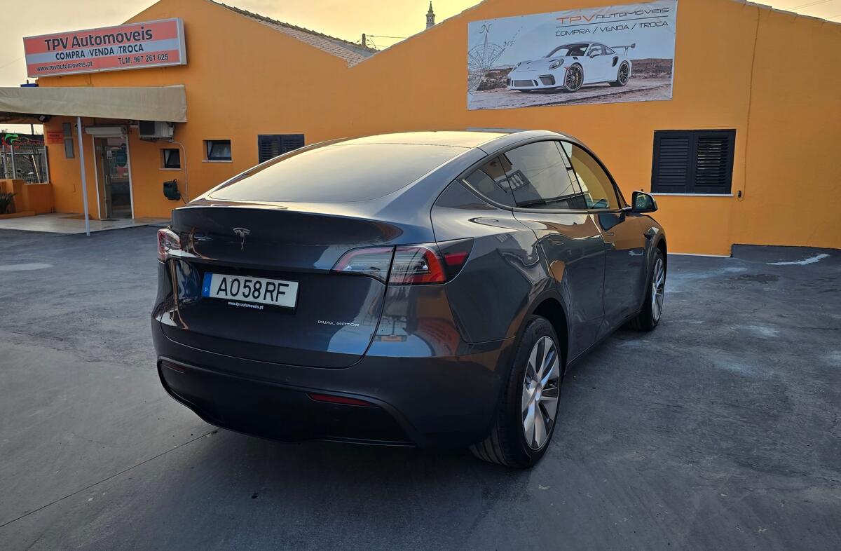 TESLA Model Y Long Range Tração Integral