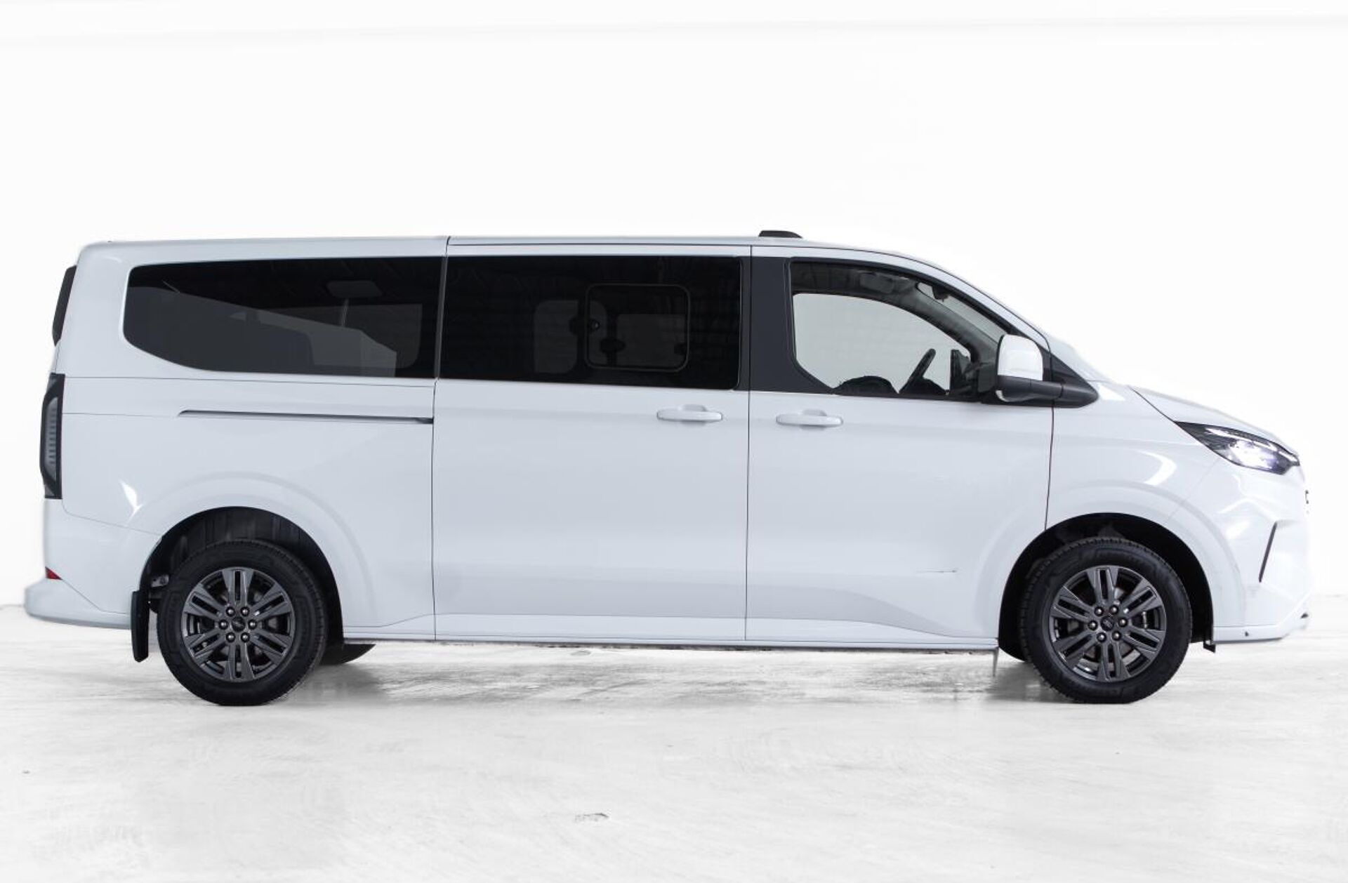 FORD Transit Tourneo Custom 2.0 EcoBlue Titanium Aut.