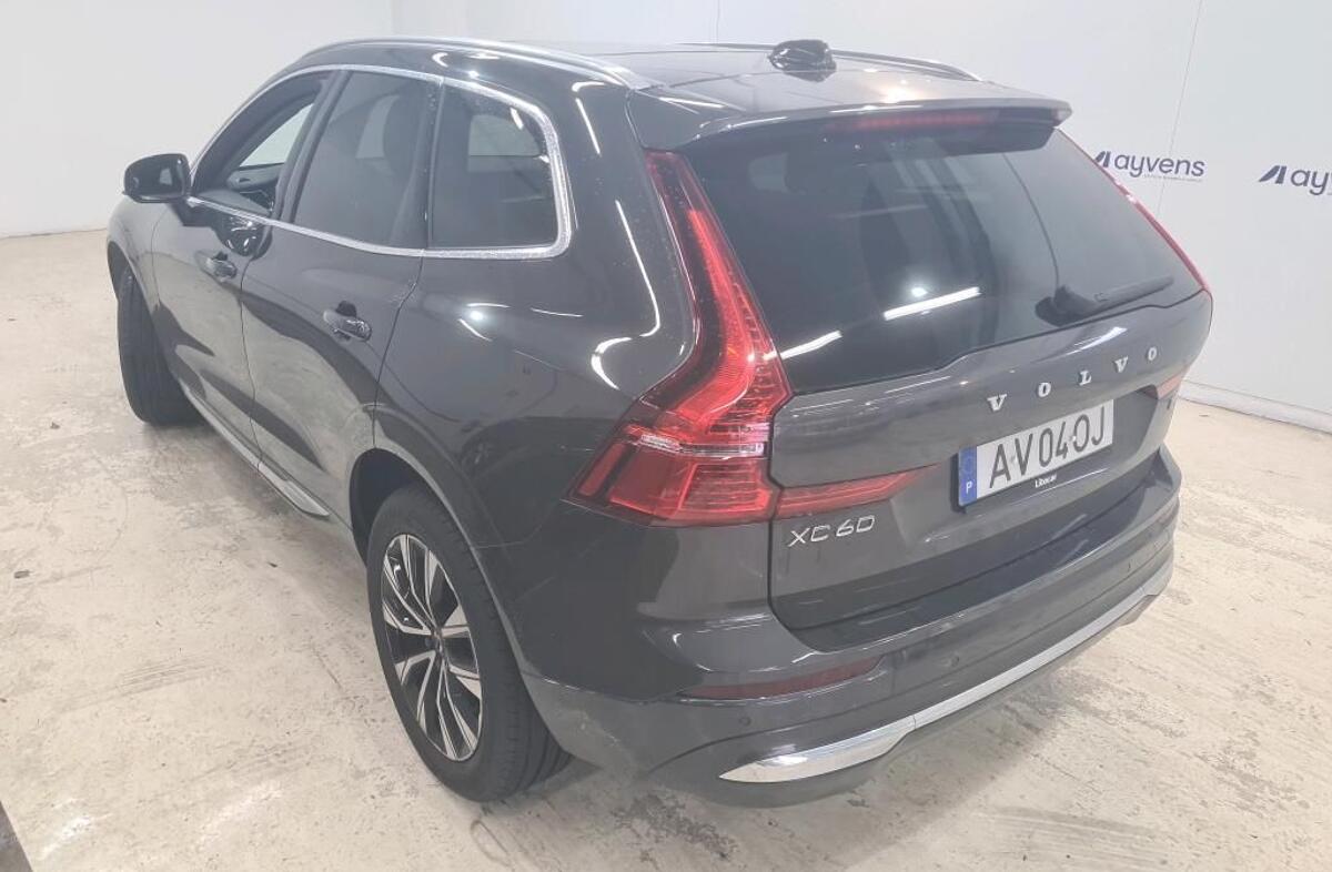 VOLVO XC60 2.0 B4 Plus Bright