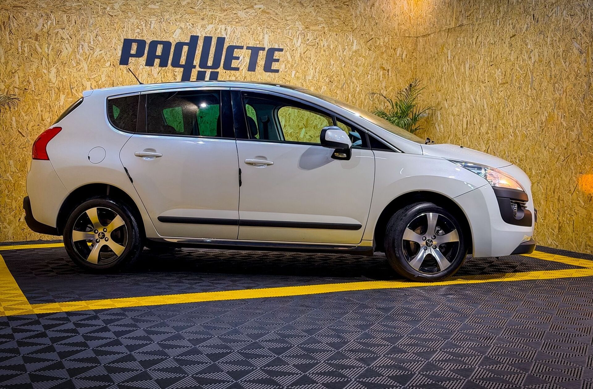 PEUGEOT 3008 1.6 HDi Sport