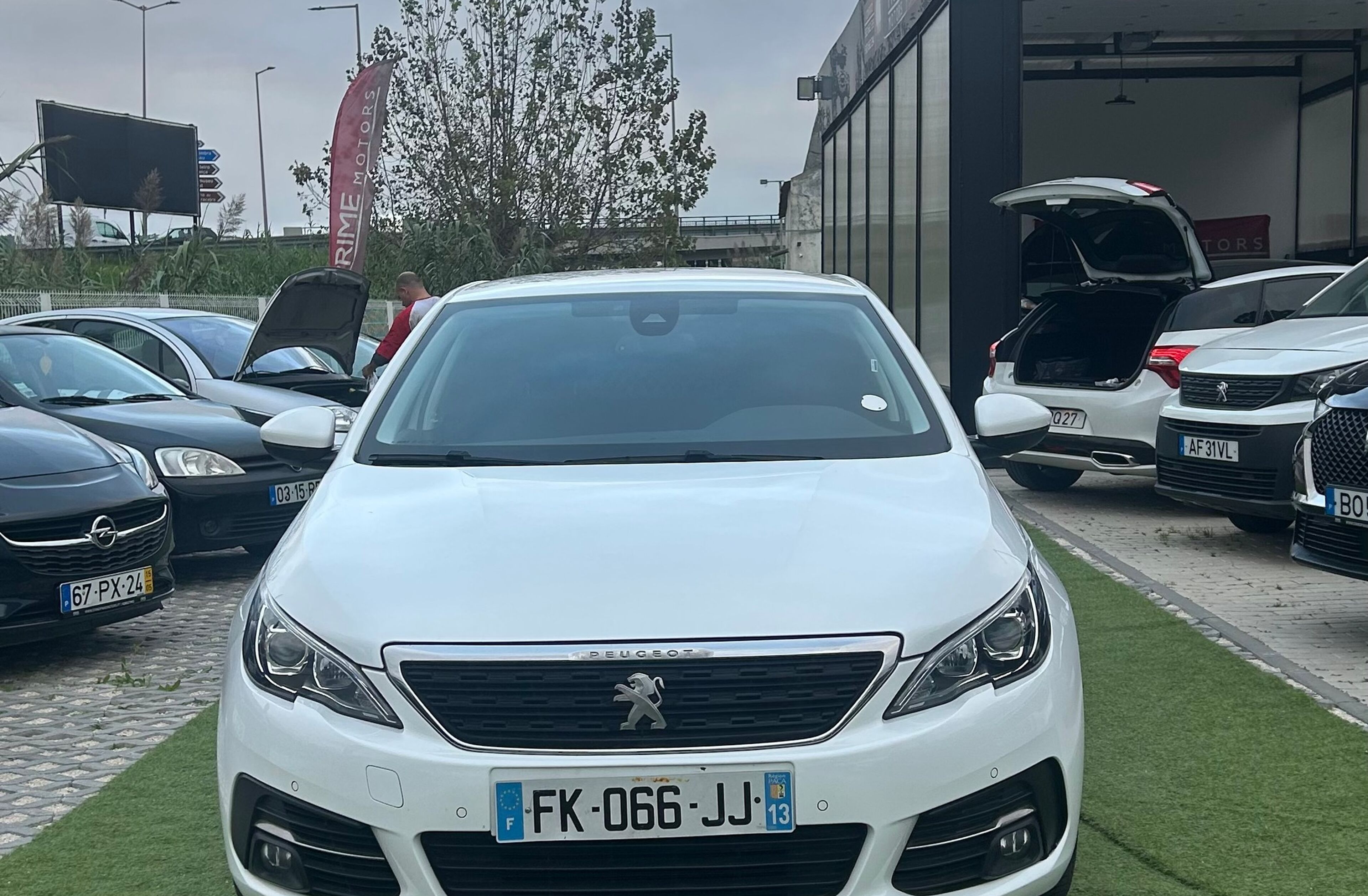 PEUGEOT 308 1.6 BlueHDi Business Line