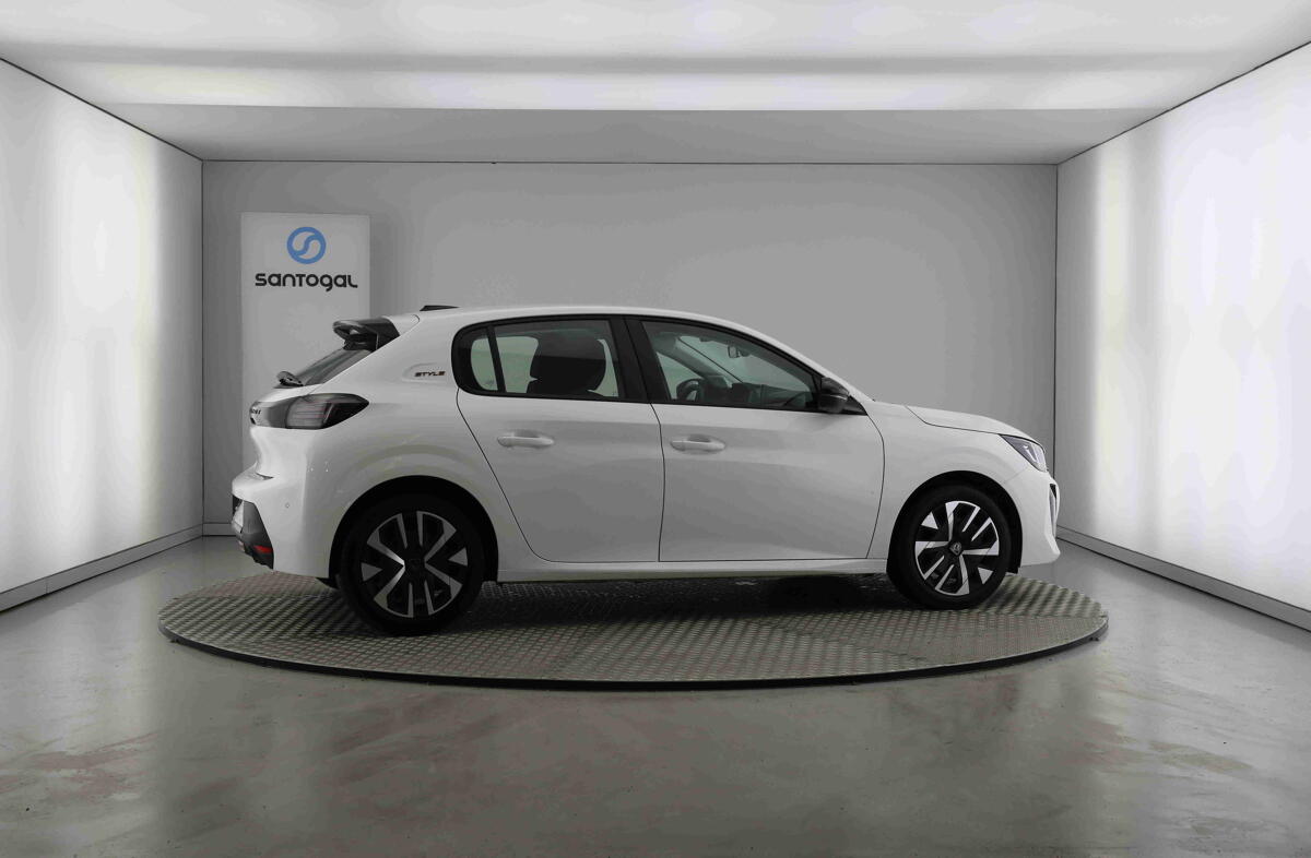 PEUGEOT 208 1.2 PureTech Style