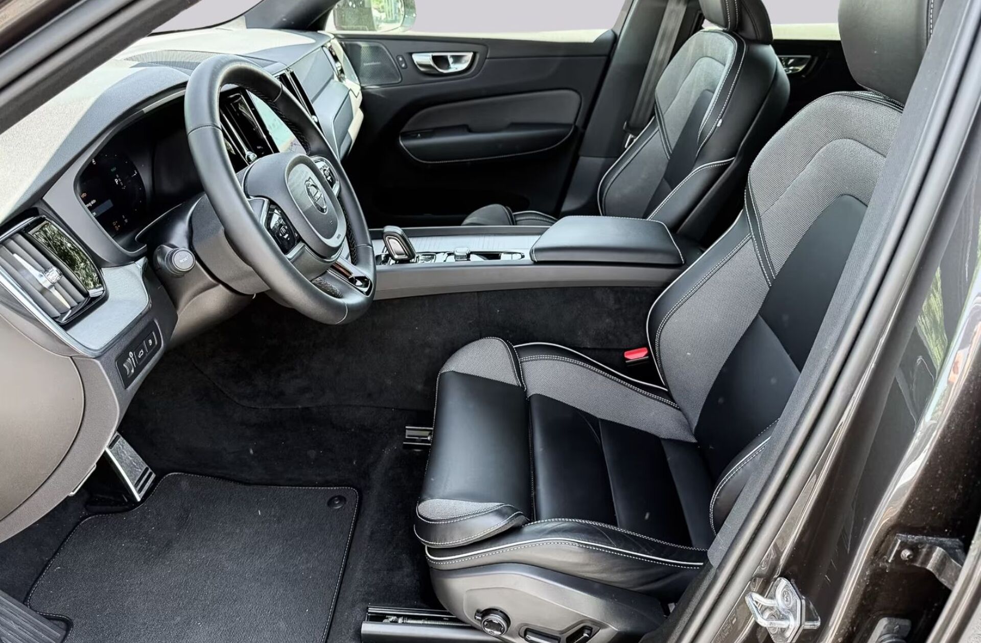 VOLVO XC60 2.0 T8 PHEV Inscription AWD