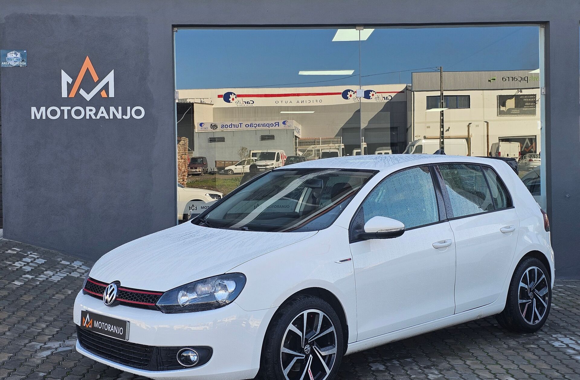 VOLKSWAGEN Golf 1.6 TDi Highline