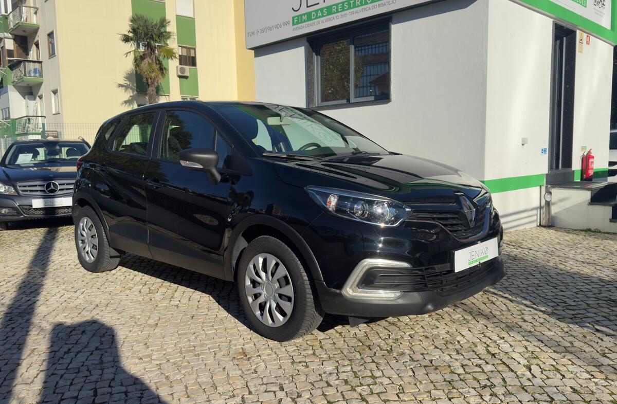 RENAULT Captur 0.9 TCe Exclusive