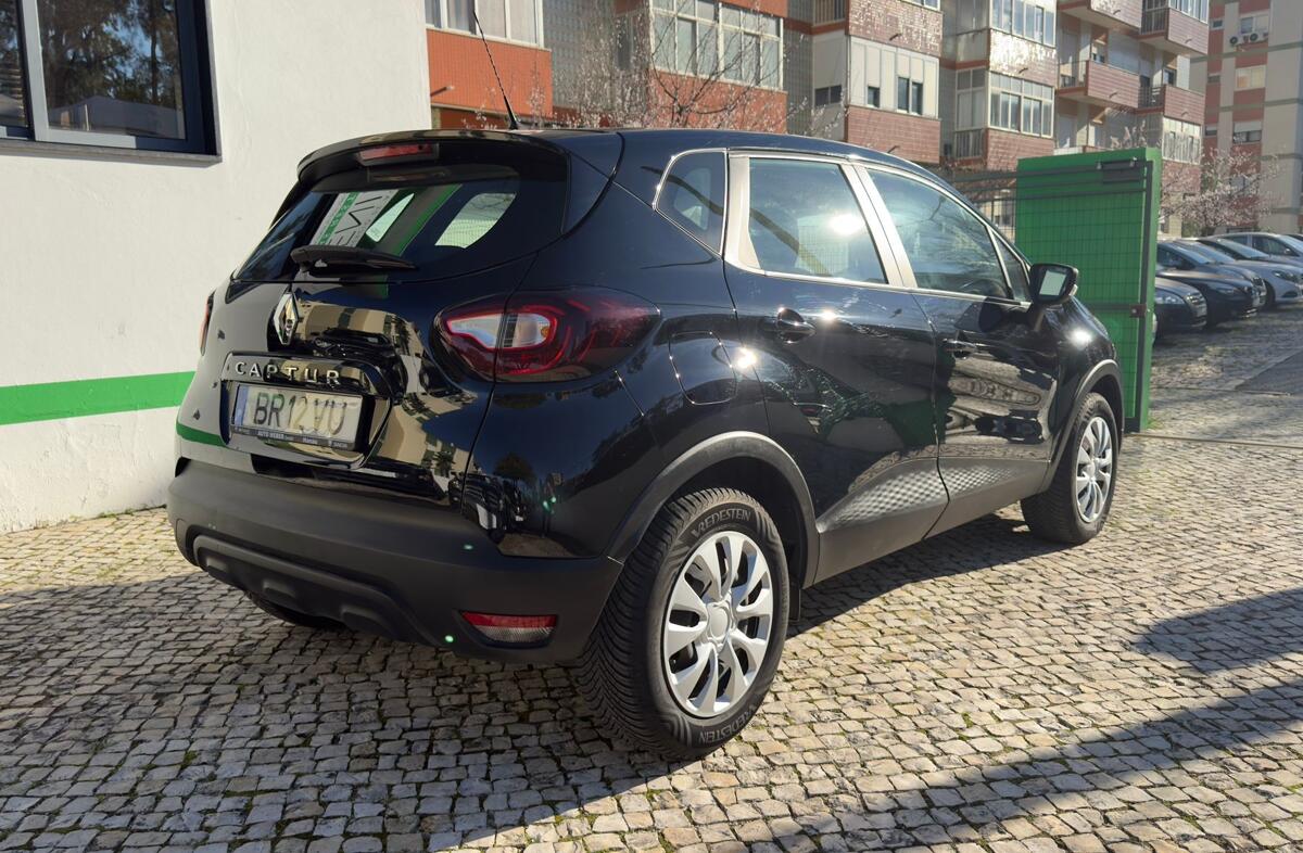 RENAULT Captur 0.9 TCe Exclusive