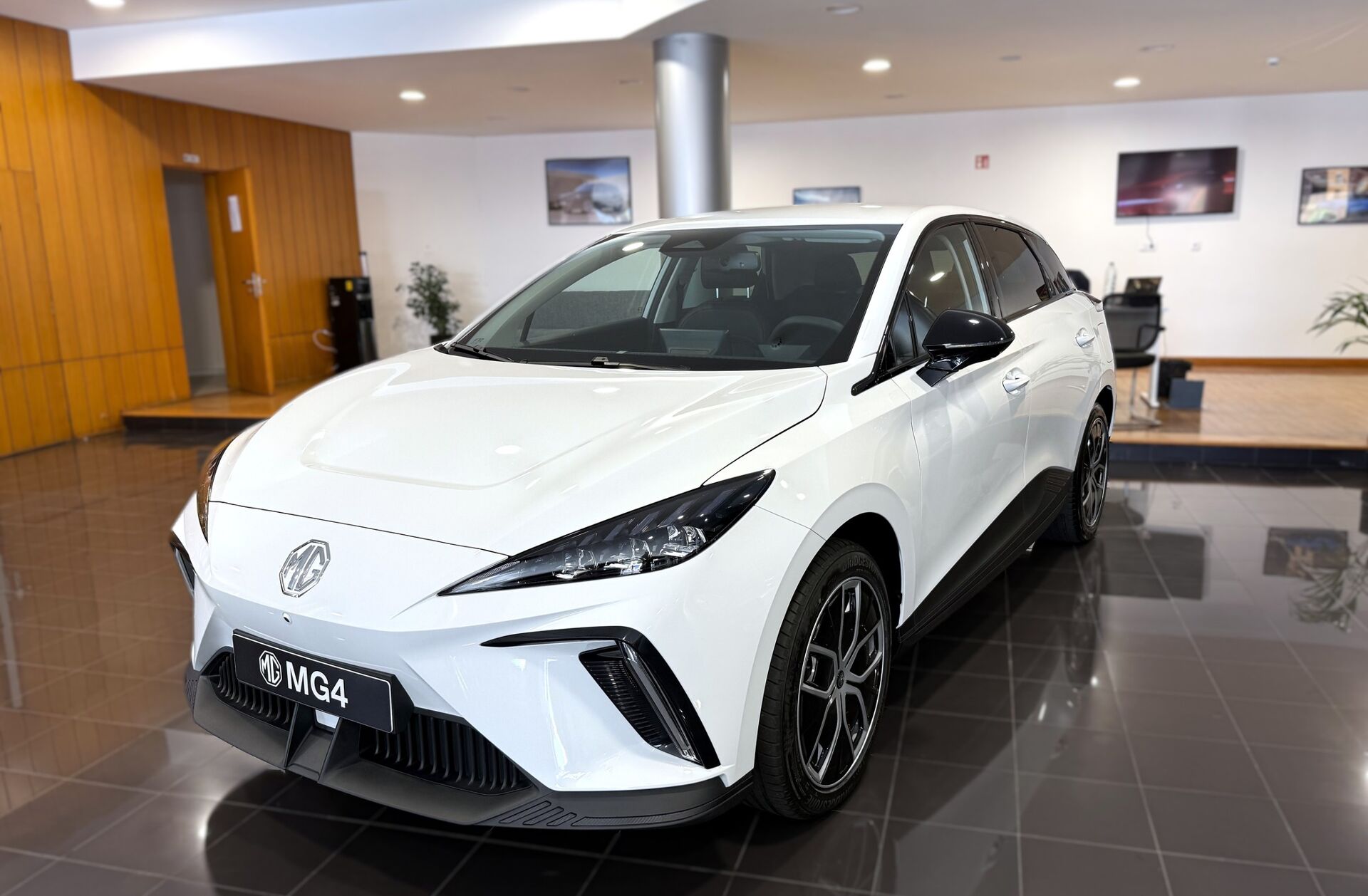 MG MG4 64 kWh Luxury