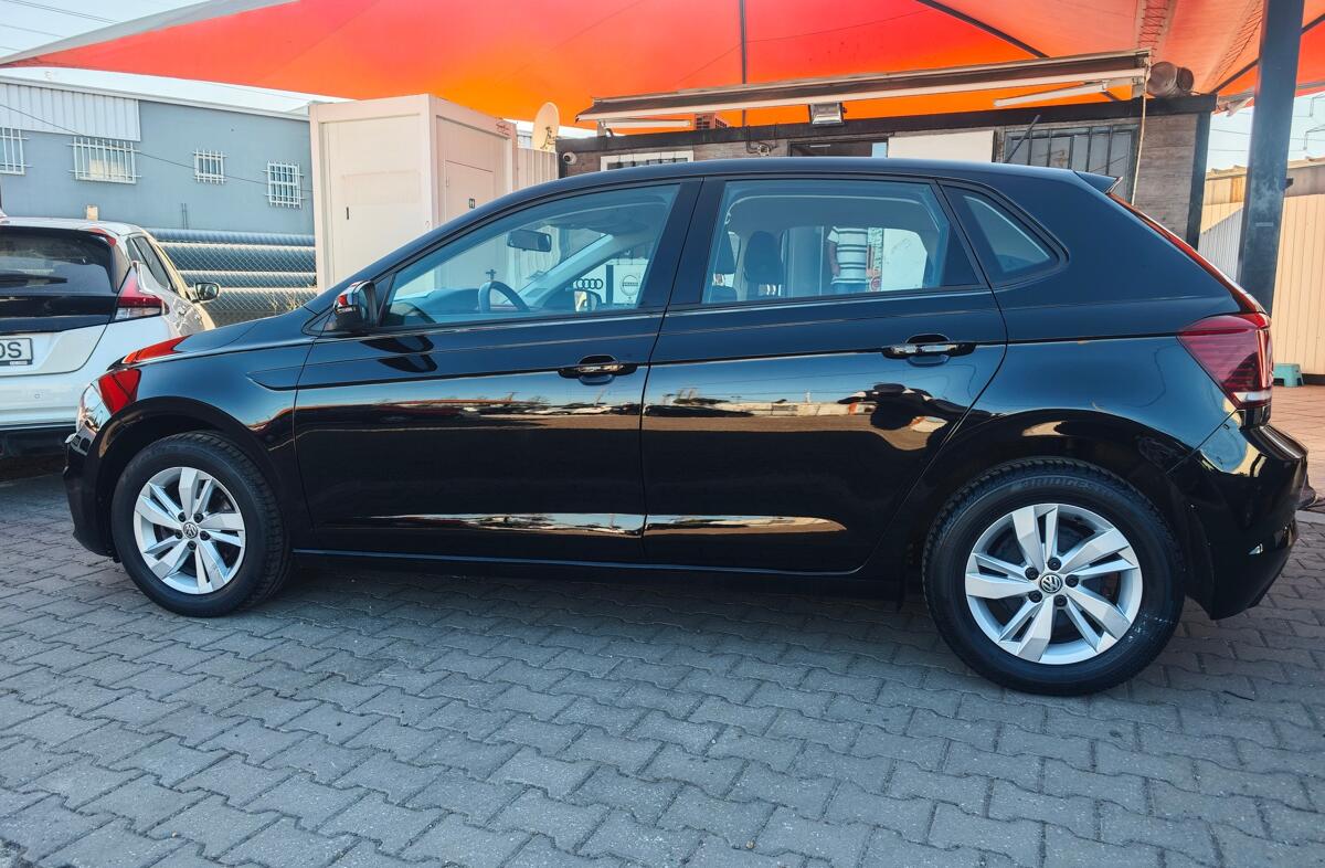 VOLKSWAGEN Polo 1.0 Confortline