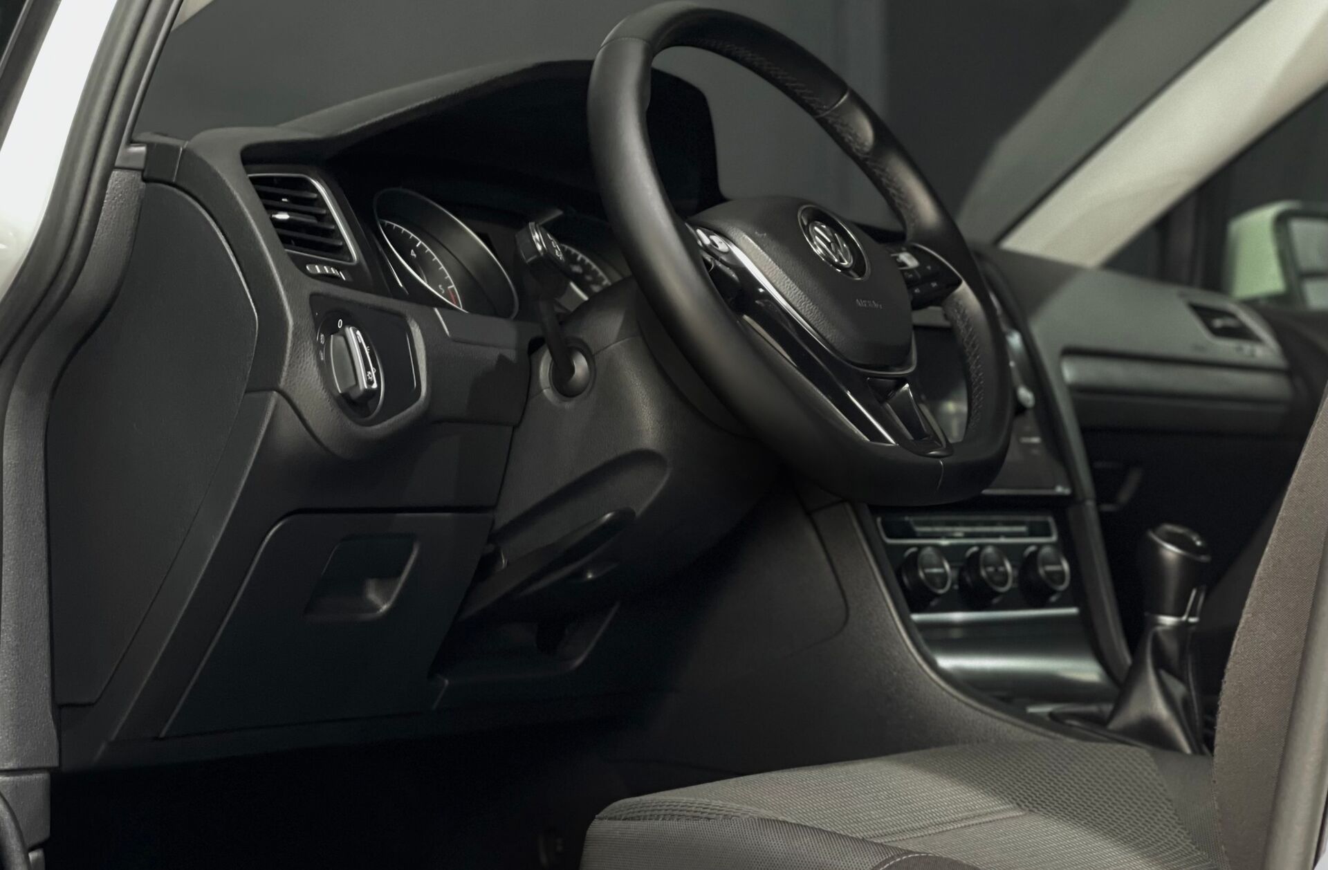 VOLKSWAGEN Golf V.1.6 TDI Confortline