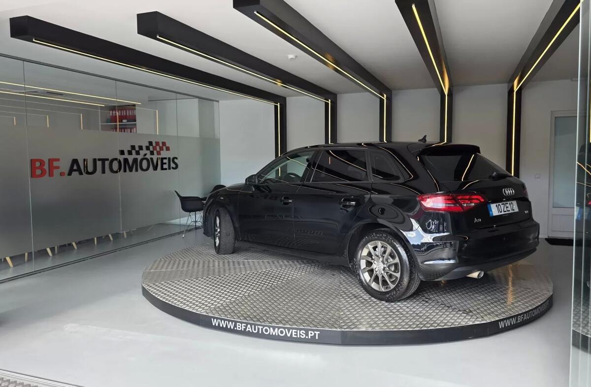 AUDI A3 1.6 TDi Advance S tronic