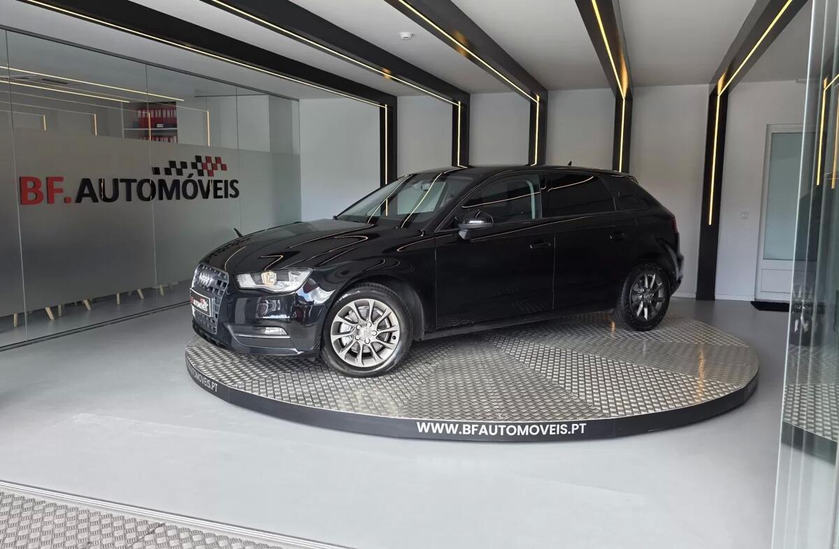AUDI A3 1.6 TDi Advance S tronic