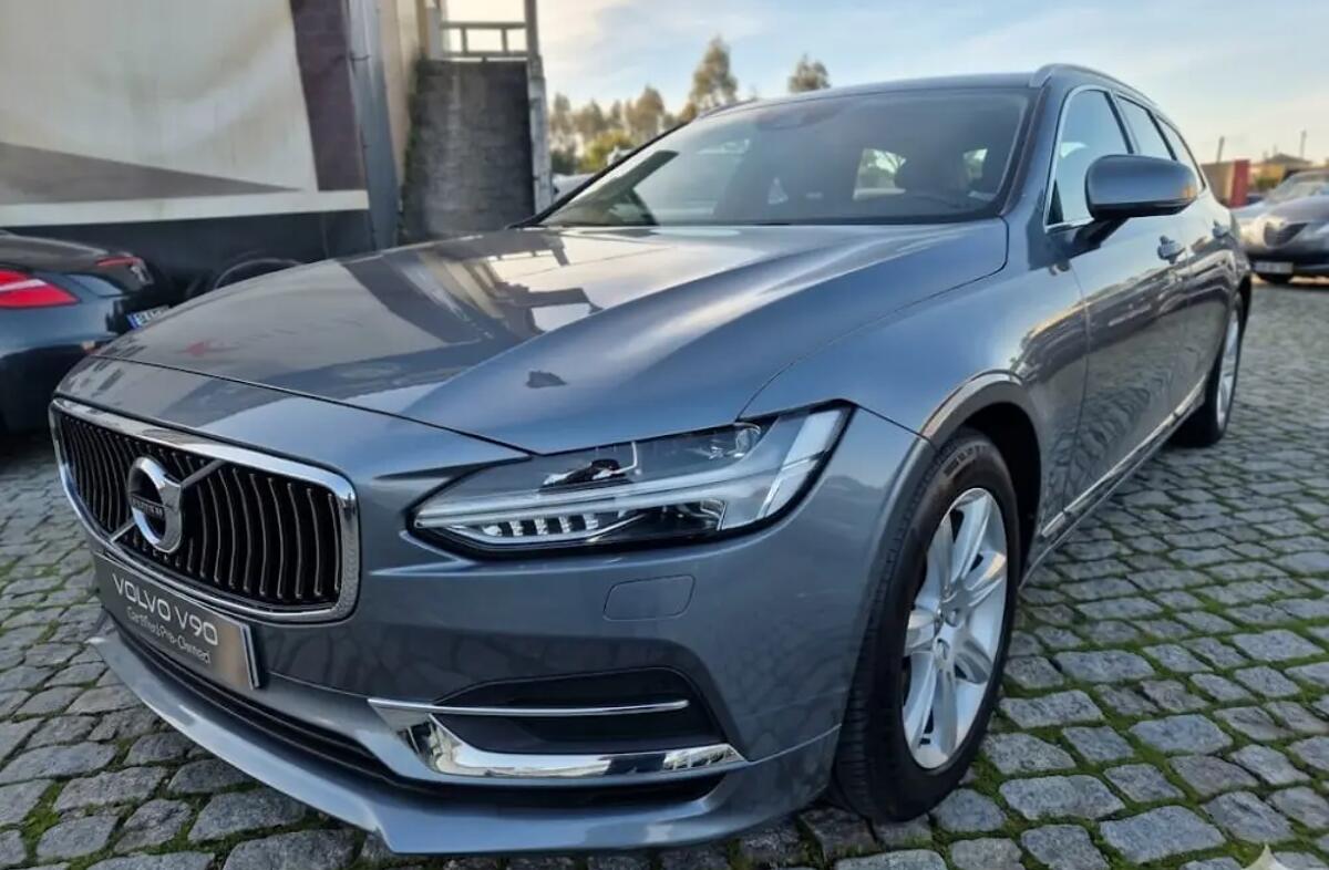 VOLVO V90 2.0 D4 Momentum Geartronic