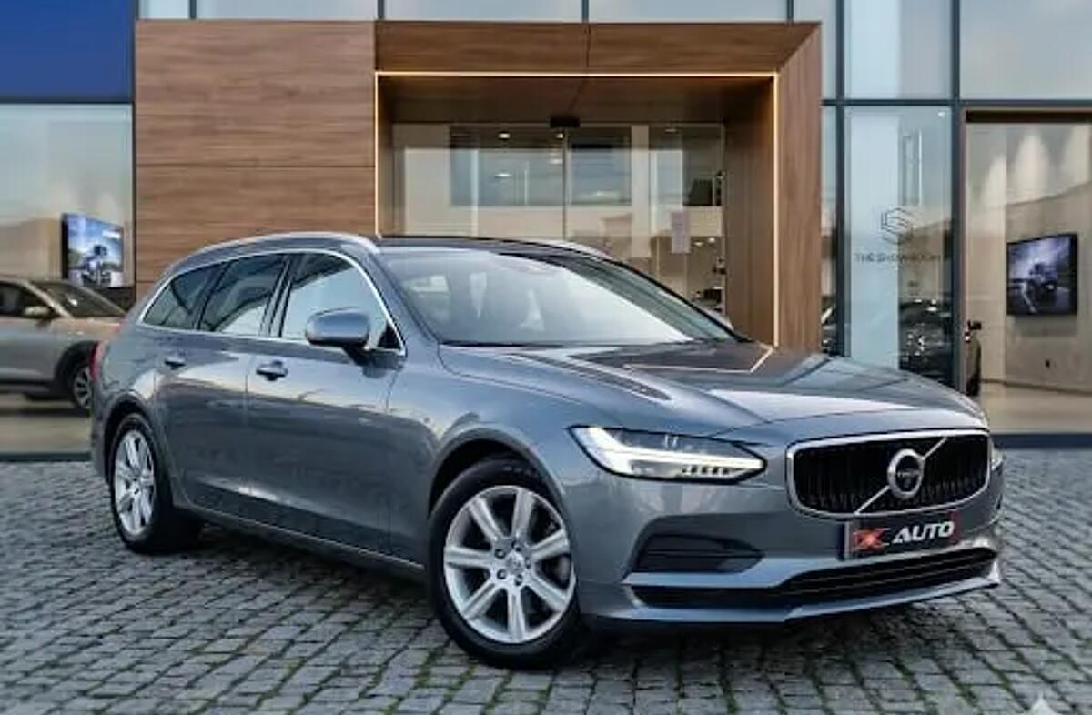 VOLVO V90 2.0 D4 Momentum Geartronic