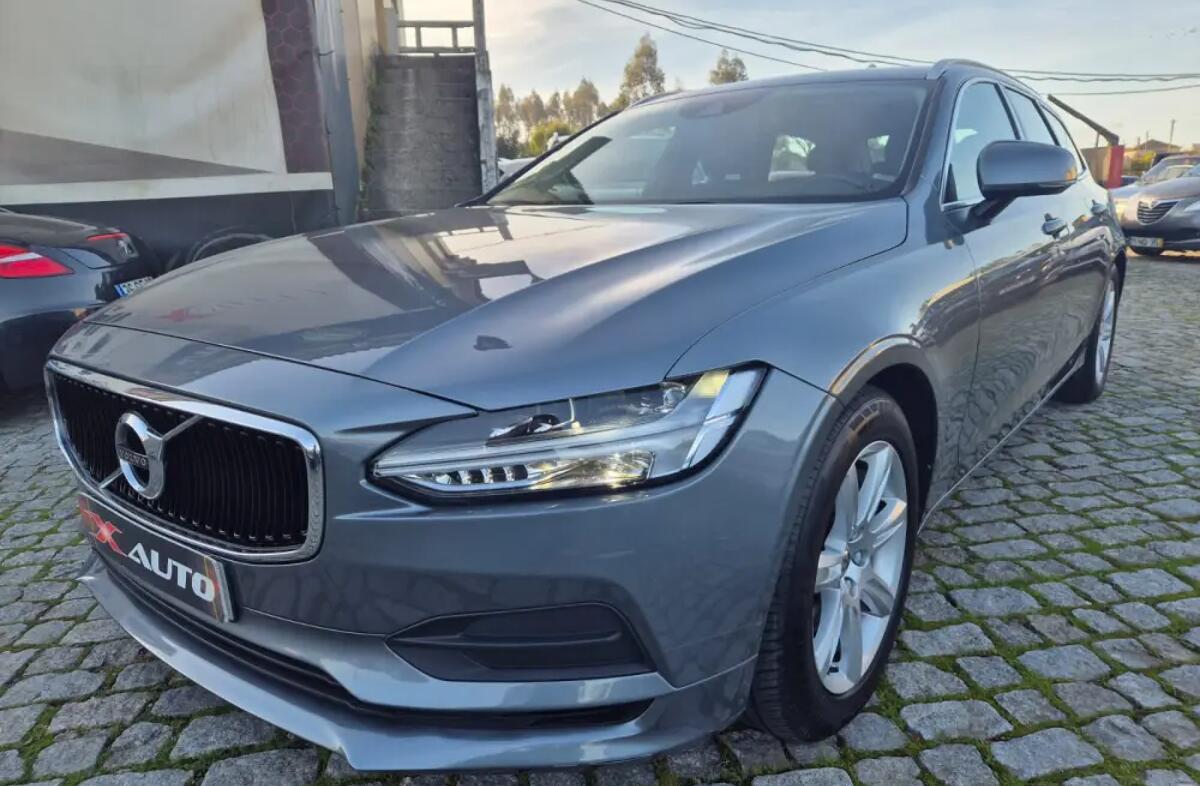 VOLVO V90 2.0 D4 Momentum Geartronic