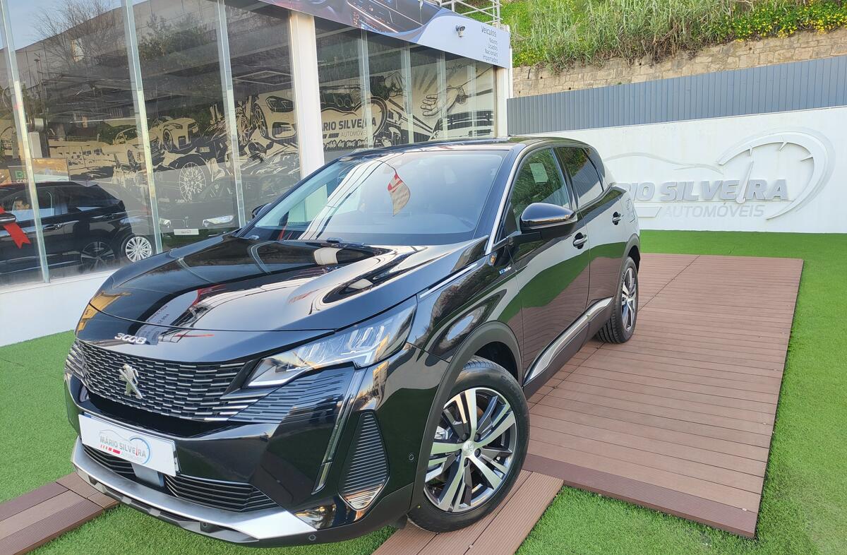 PEUGEOT 3008 1.6 Hybrid Allure e-EAT8