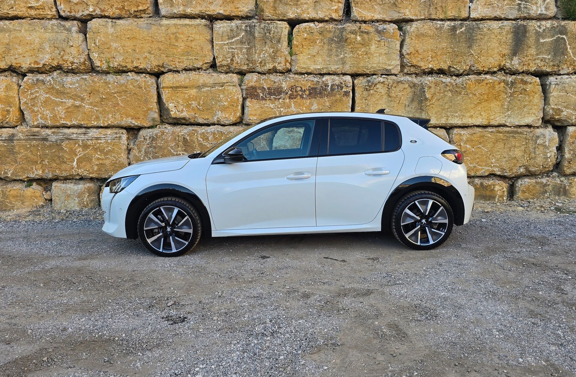 PEUGEOT 208 e- 50 kWh Active