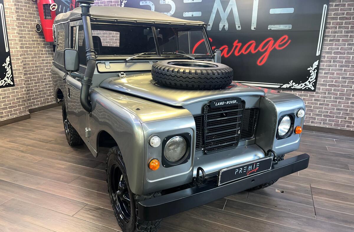 LAND ROVER Defender 110 2.5 TDi Metal Top