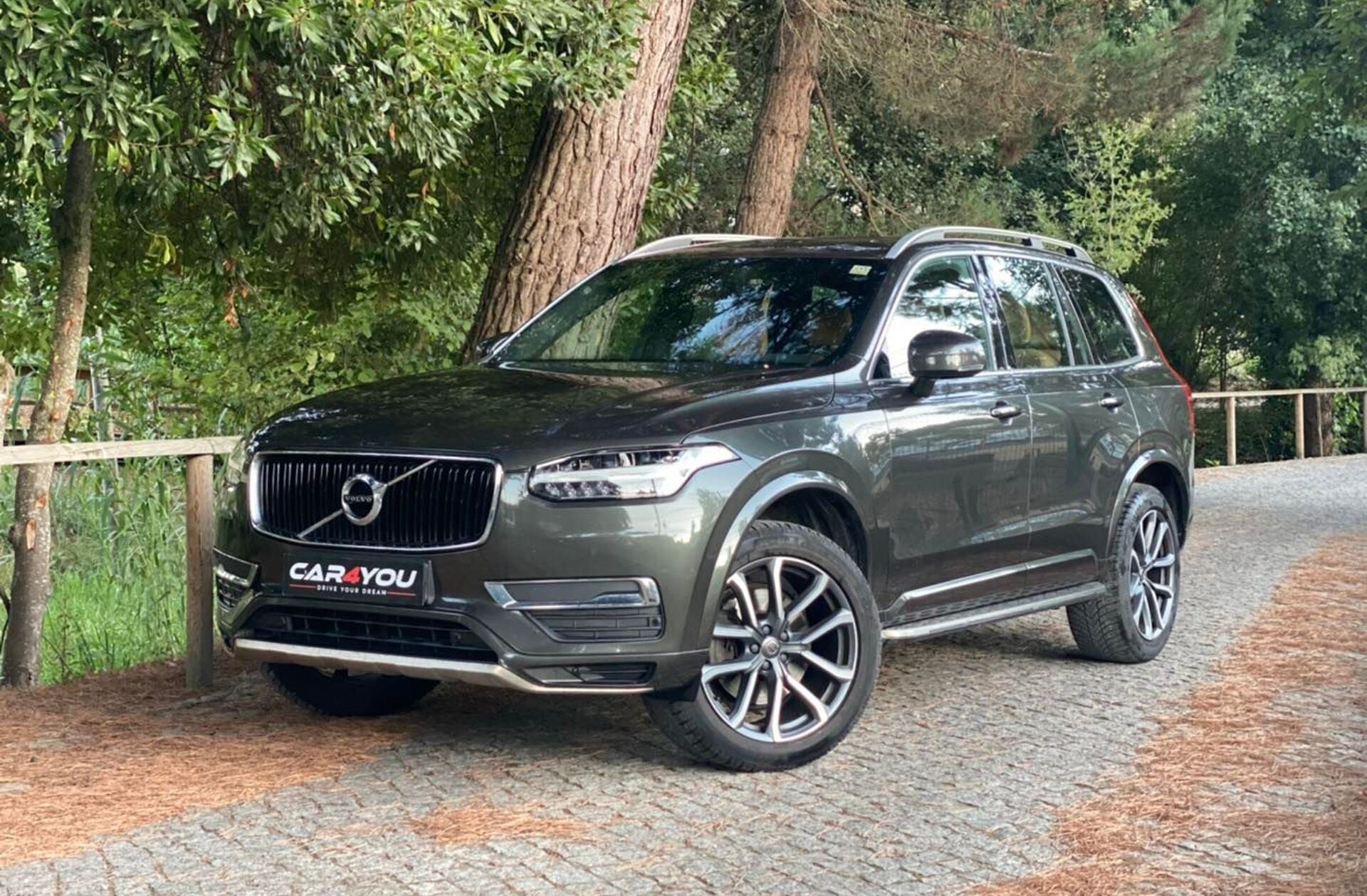 VOLVO XC90 2.0 D4 Momentum