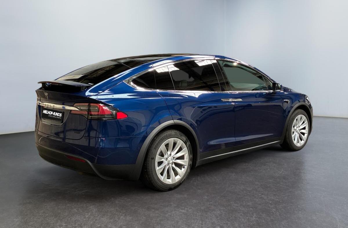 TESLA Model X 75D