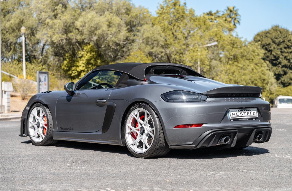 PORSCHE 718 Spyder RS
