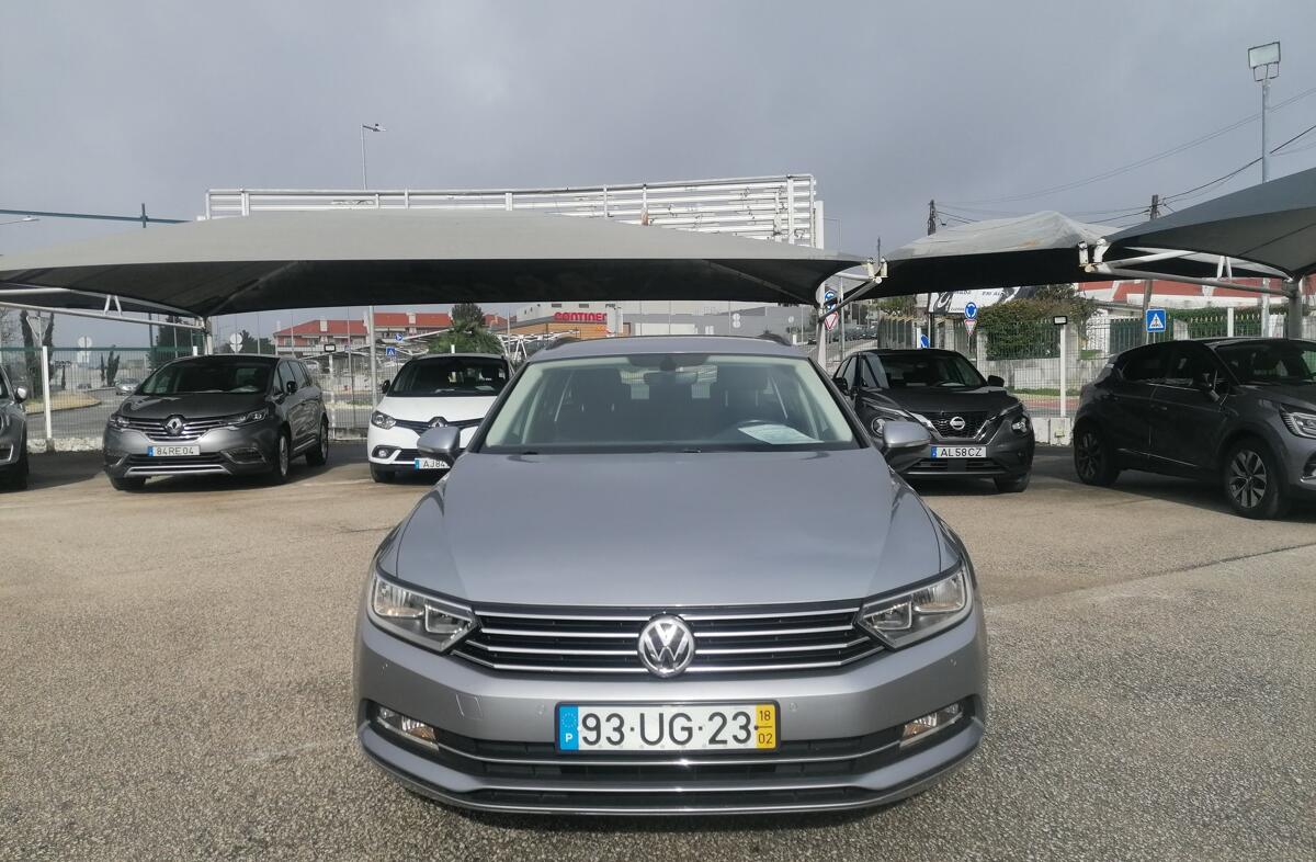 VOLKSWAGEN Passat 1.6 TDi Confortline DSG