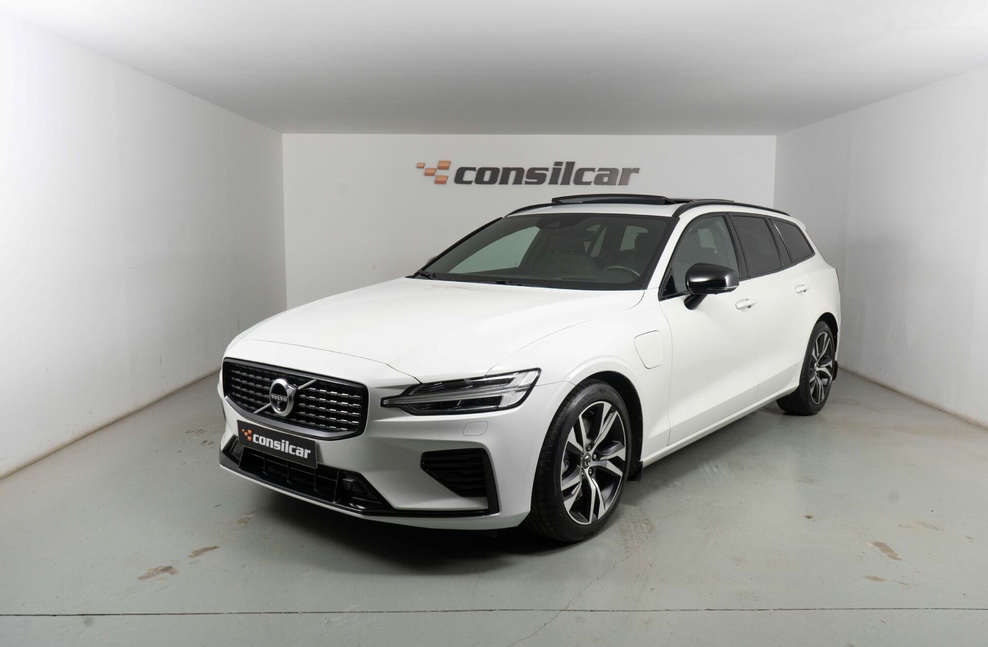 VOLVO V60 2.0 T6 AWD TE R-Design