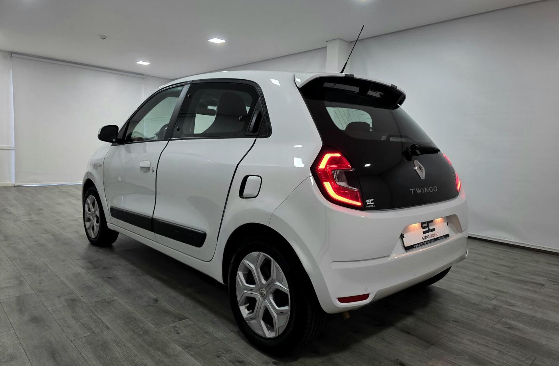 RENAULT Twingo 1.0 SCe Intens