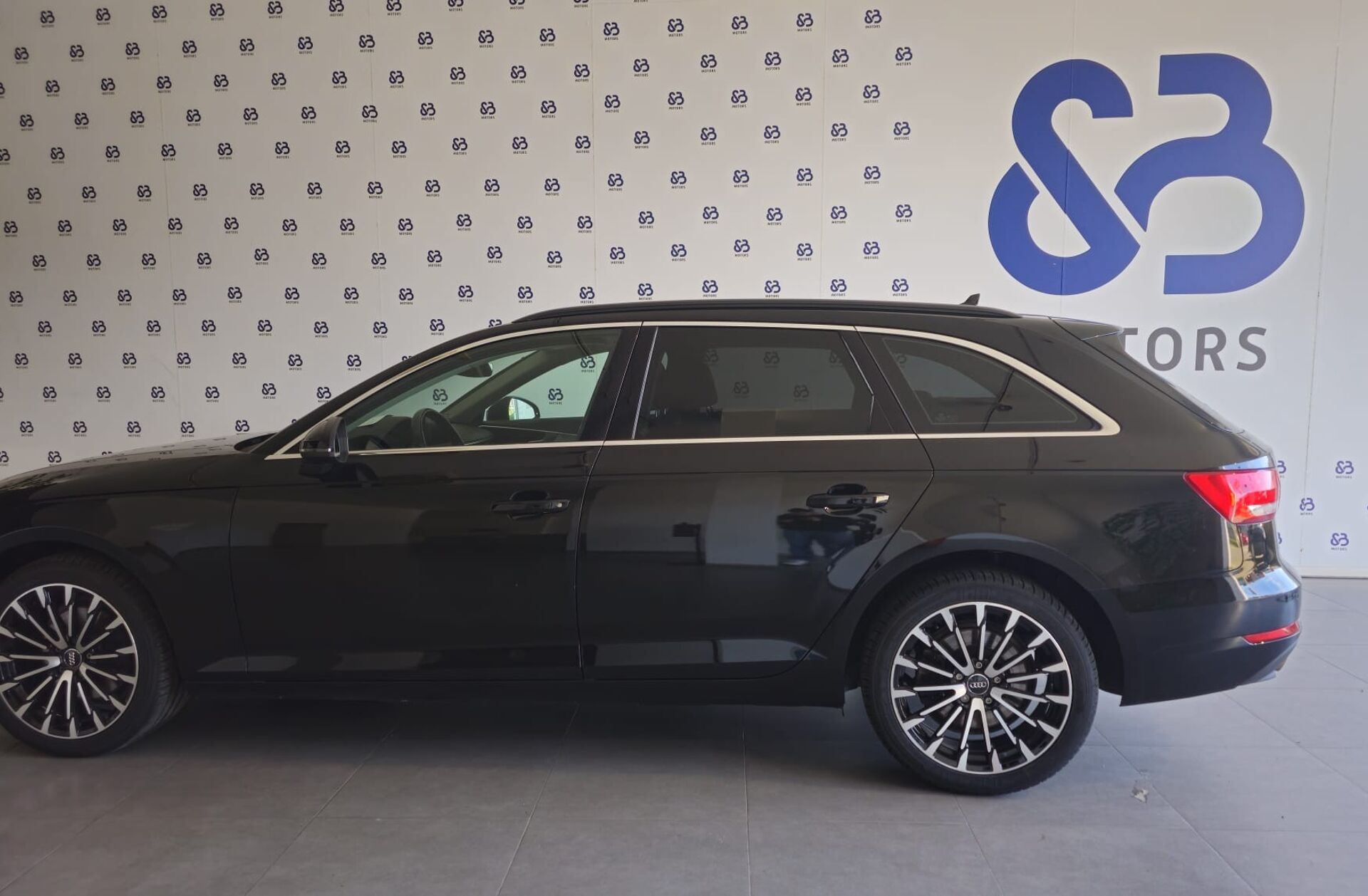 AUDI A4 2.0 TDI Advance S tronic