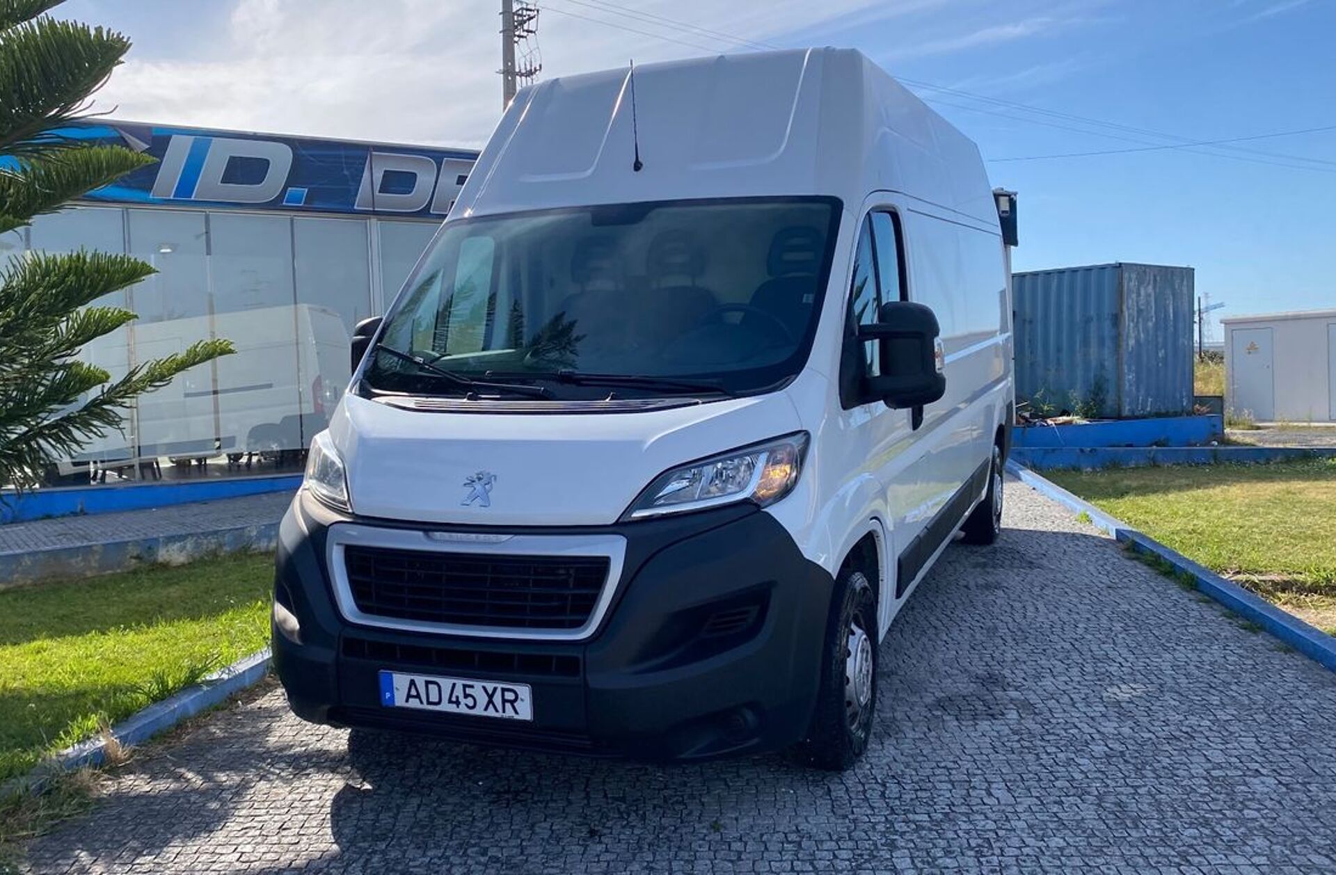 PEUGEOT Boxer 2.2 BlueHDi 335 L3H3 Premium