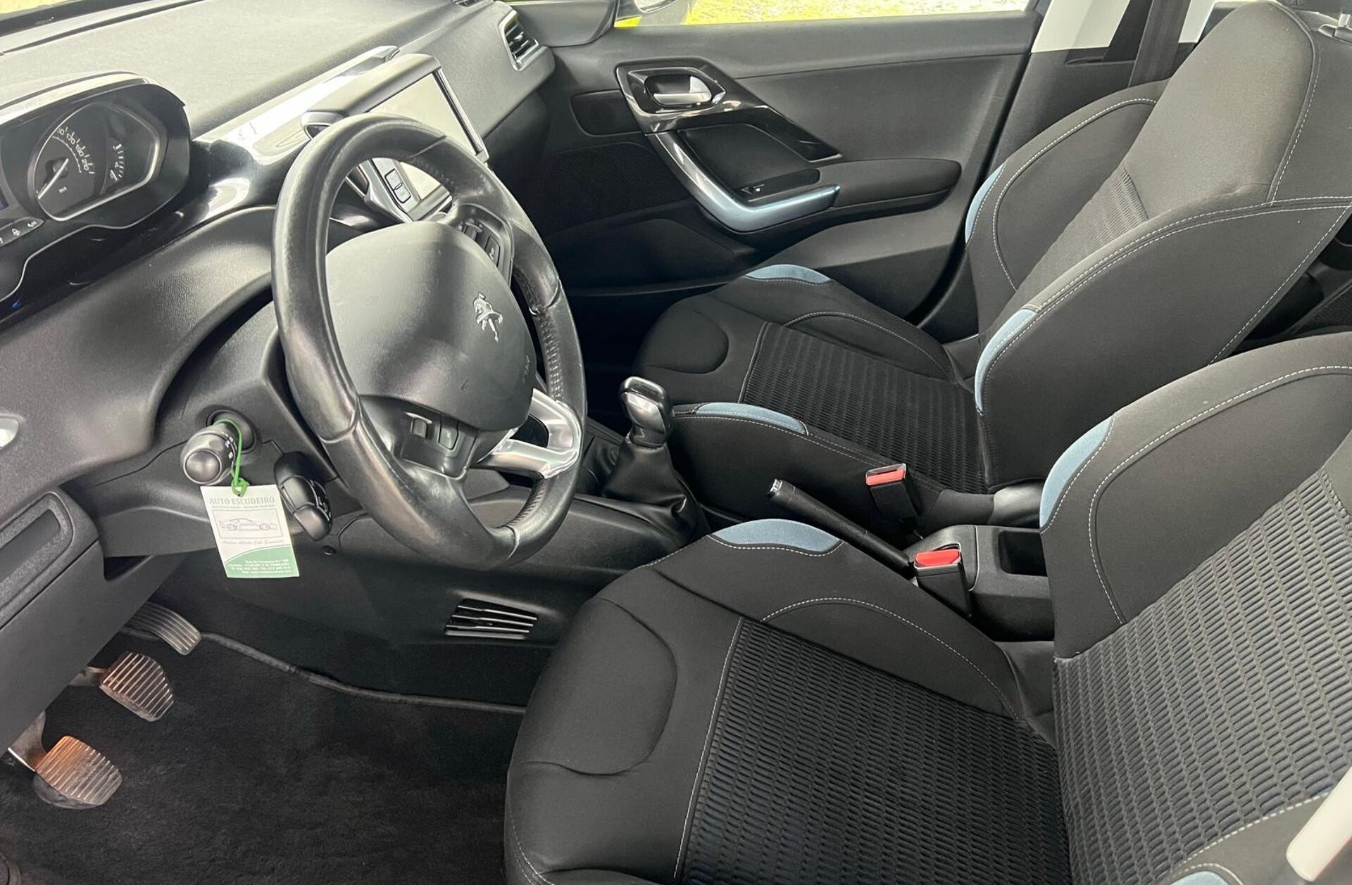 PEUGEOT 208 1.4 HDi Active