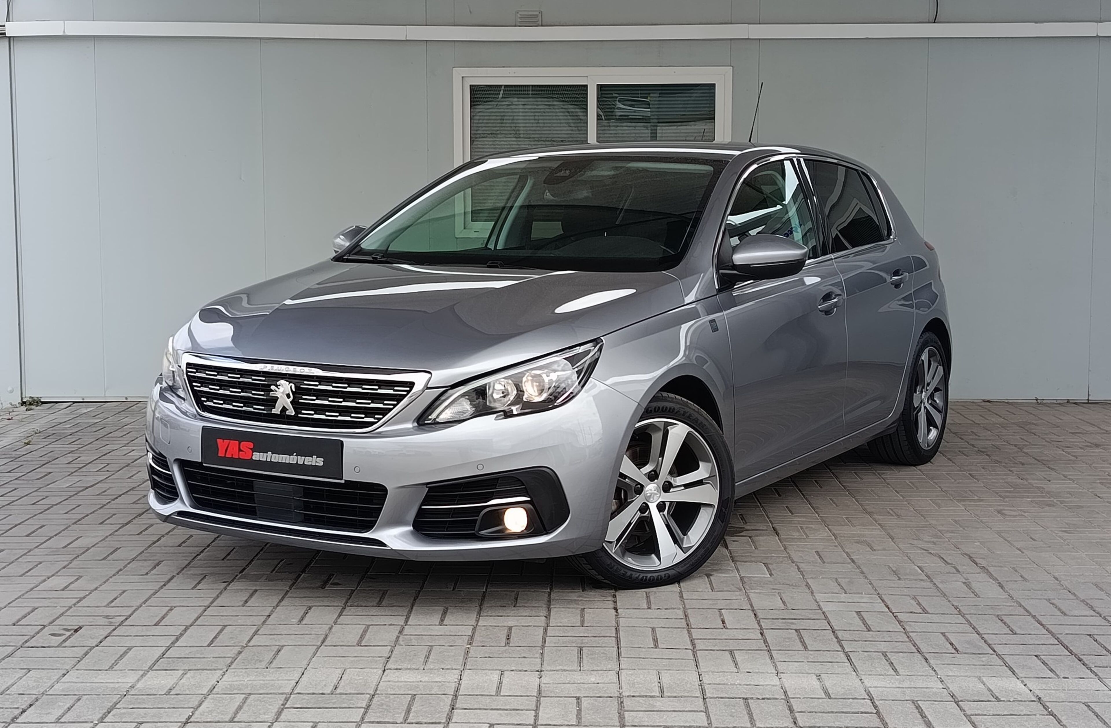 PEUGEOT 308 1.2 PureTech Style