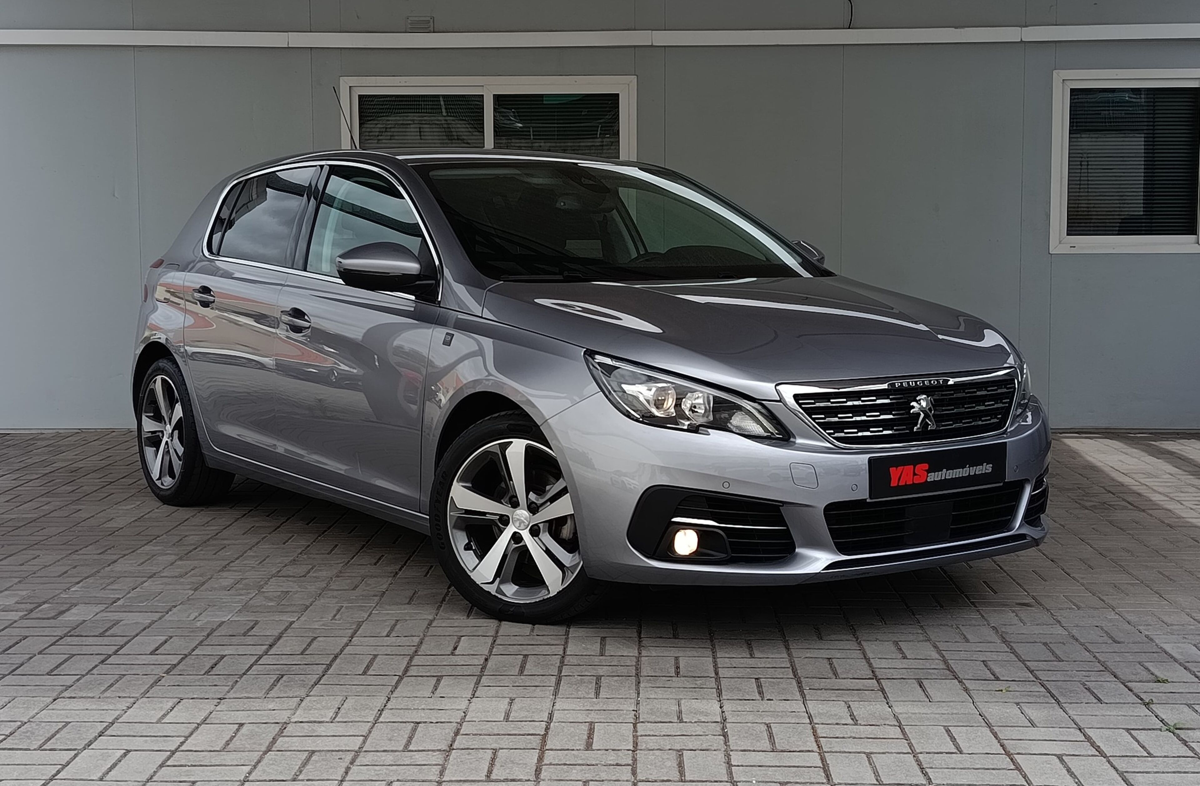 PEUGEOT 308 1.2 PureTech Style