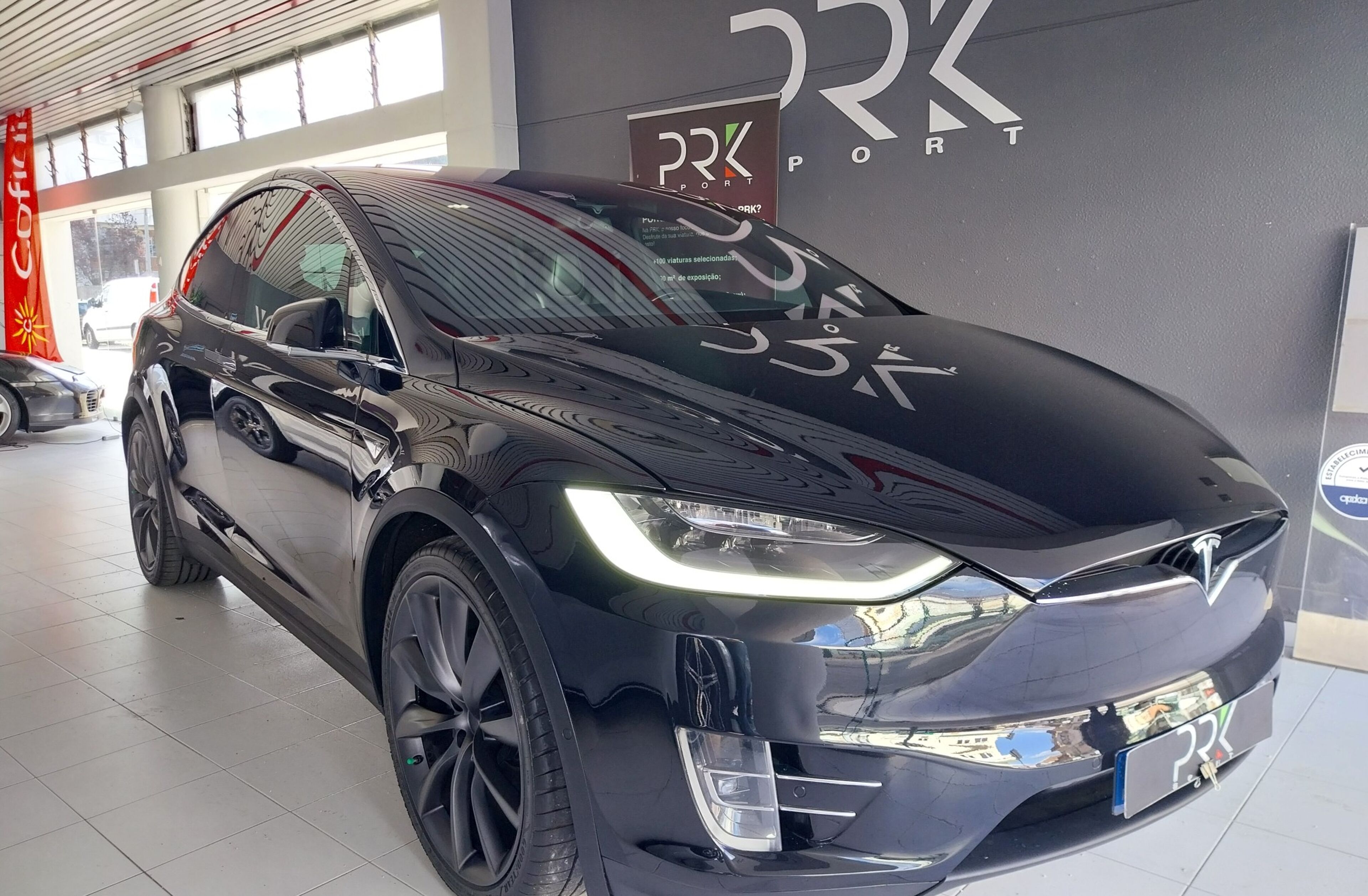 TESLA Model X 90D