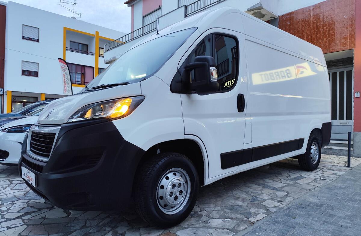 PEUGEOT Boxer 2.2 BlueHDi 335 L2H2 Premium
