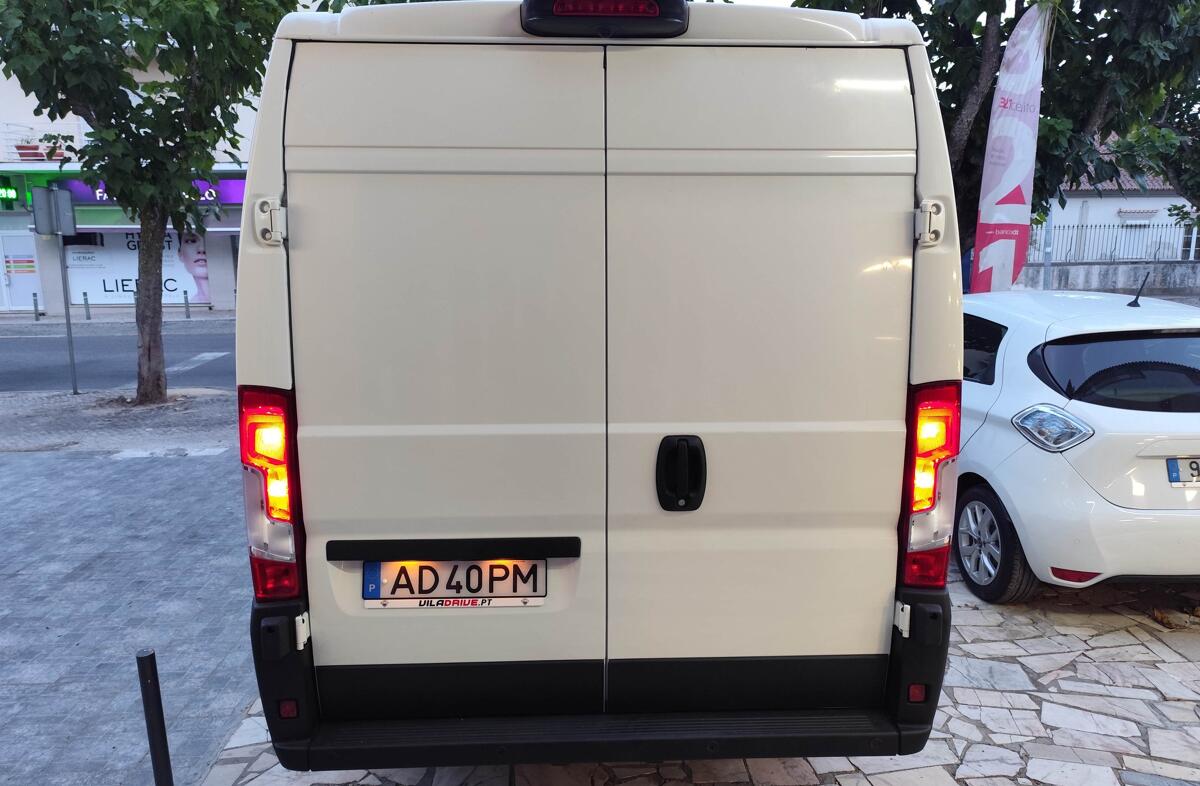 PEUGEOT Boxer 2.2 BlueHDi 335 L2H2 Premium